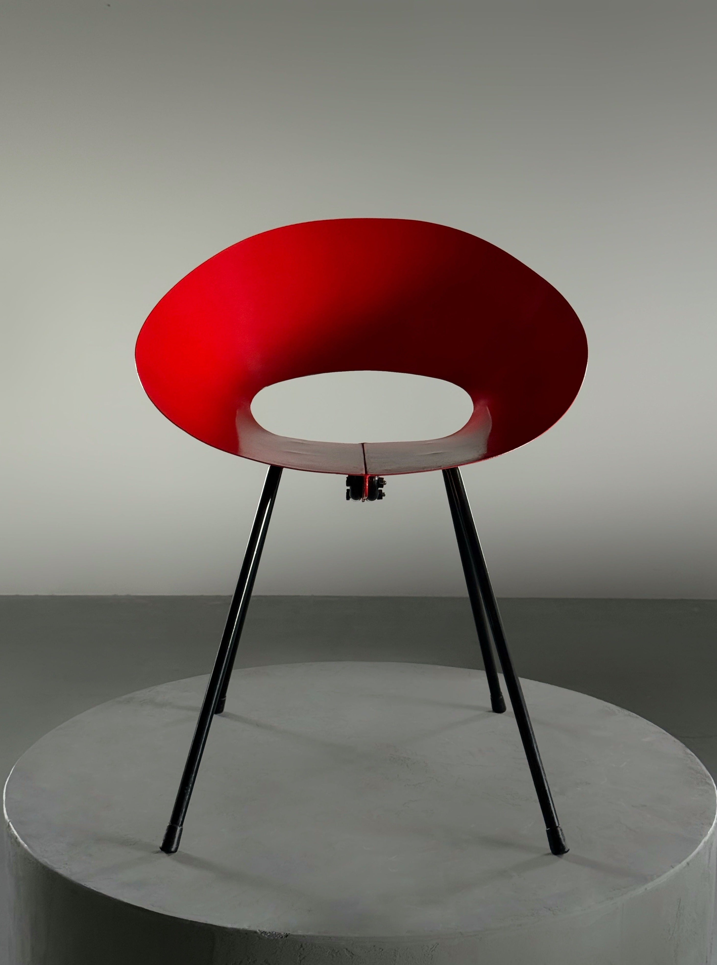 Model132 metal chair by Donald Knorr
