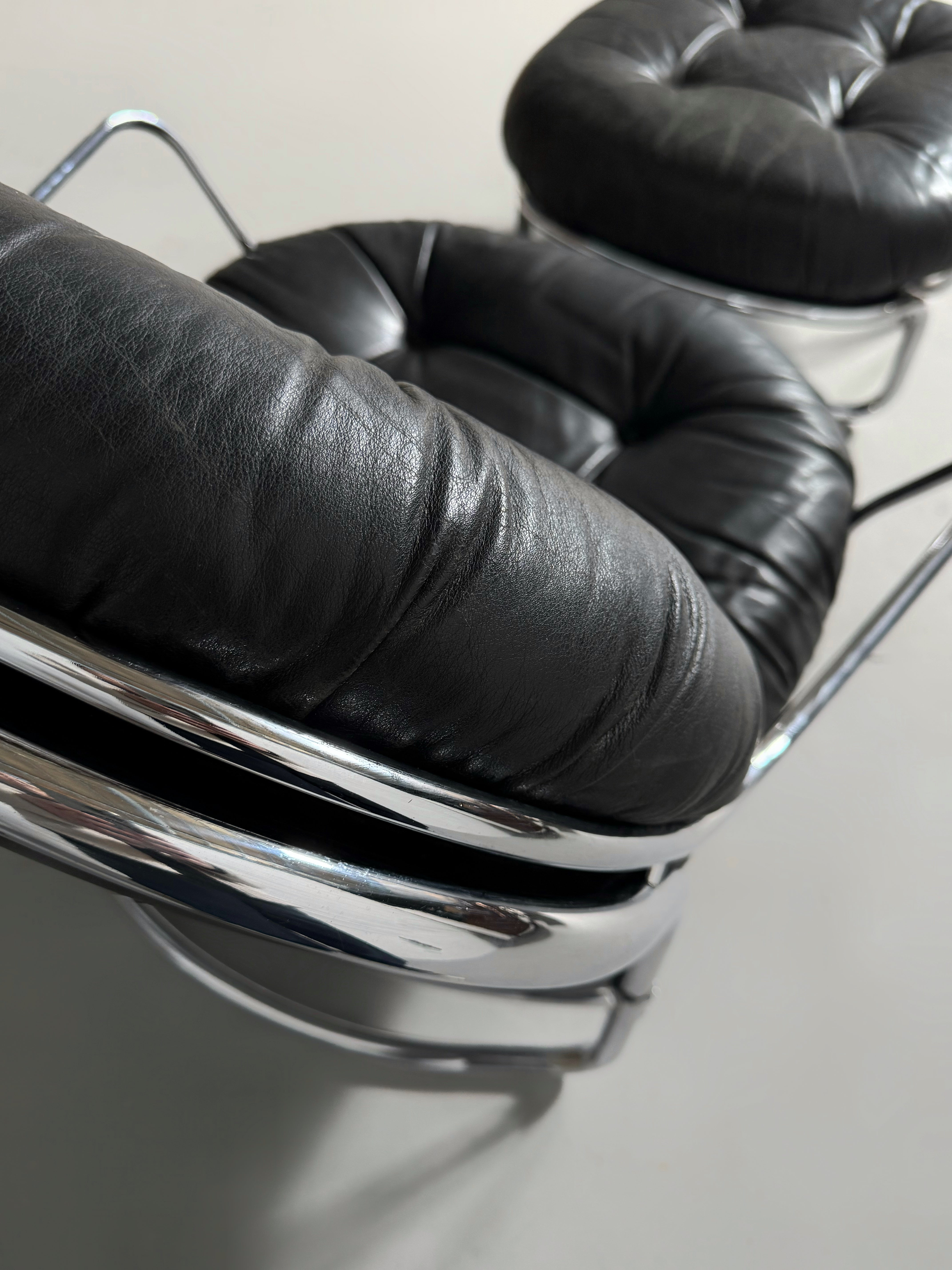 "915" Black Leather Armchair & Ottoman by Carlo de Carli, Italy 1960s