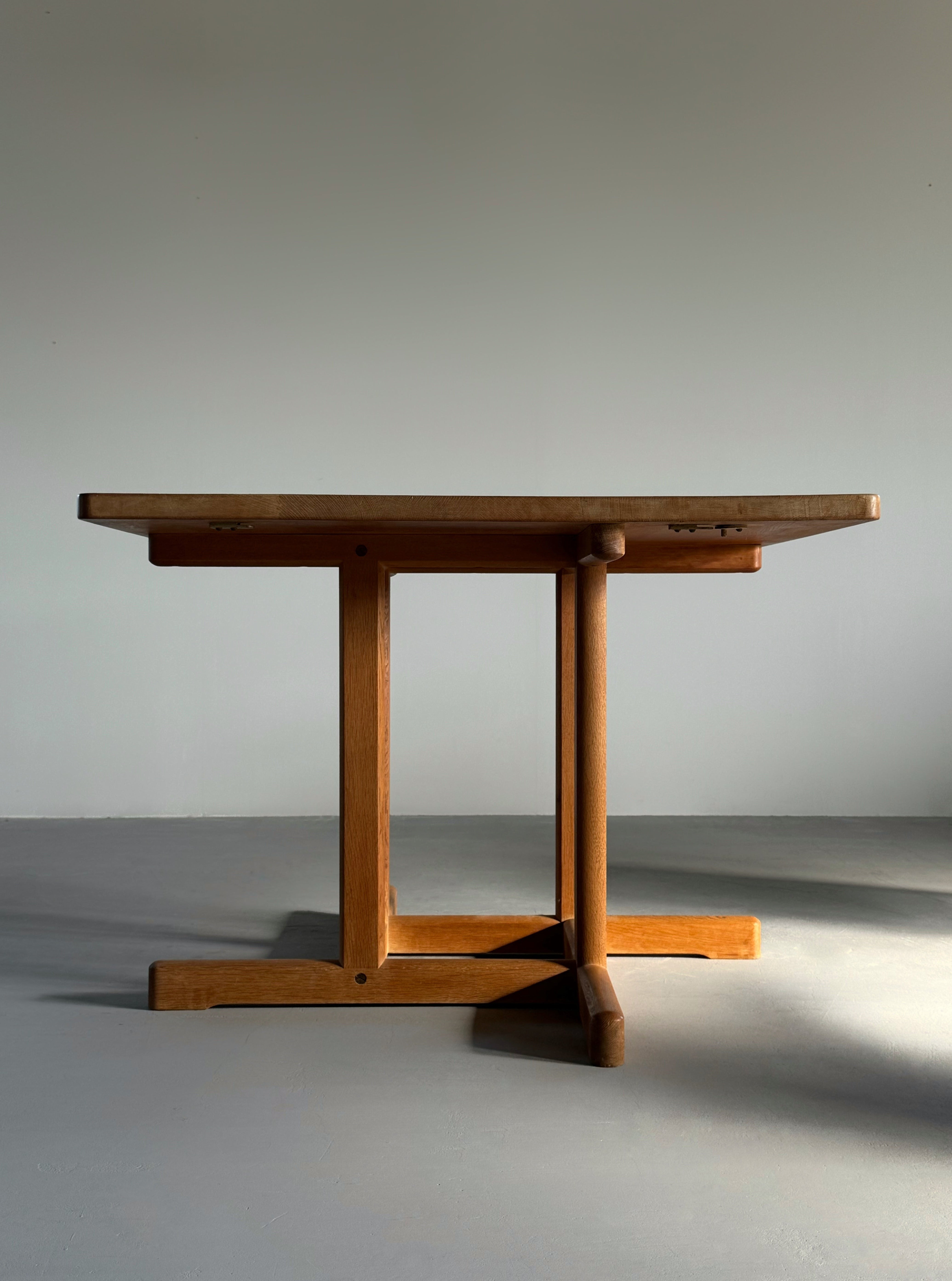 Model 6288 Solid Oak Dining Table by Børge Mogensen