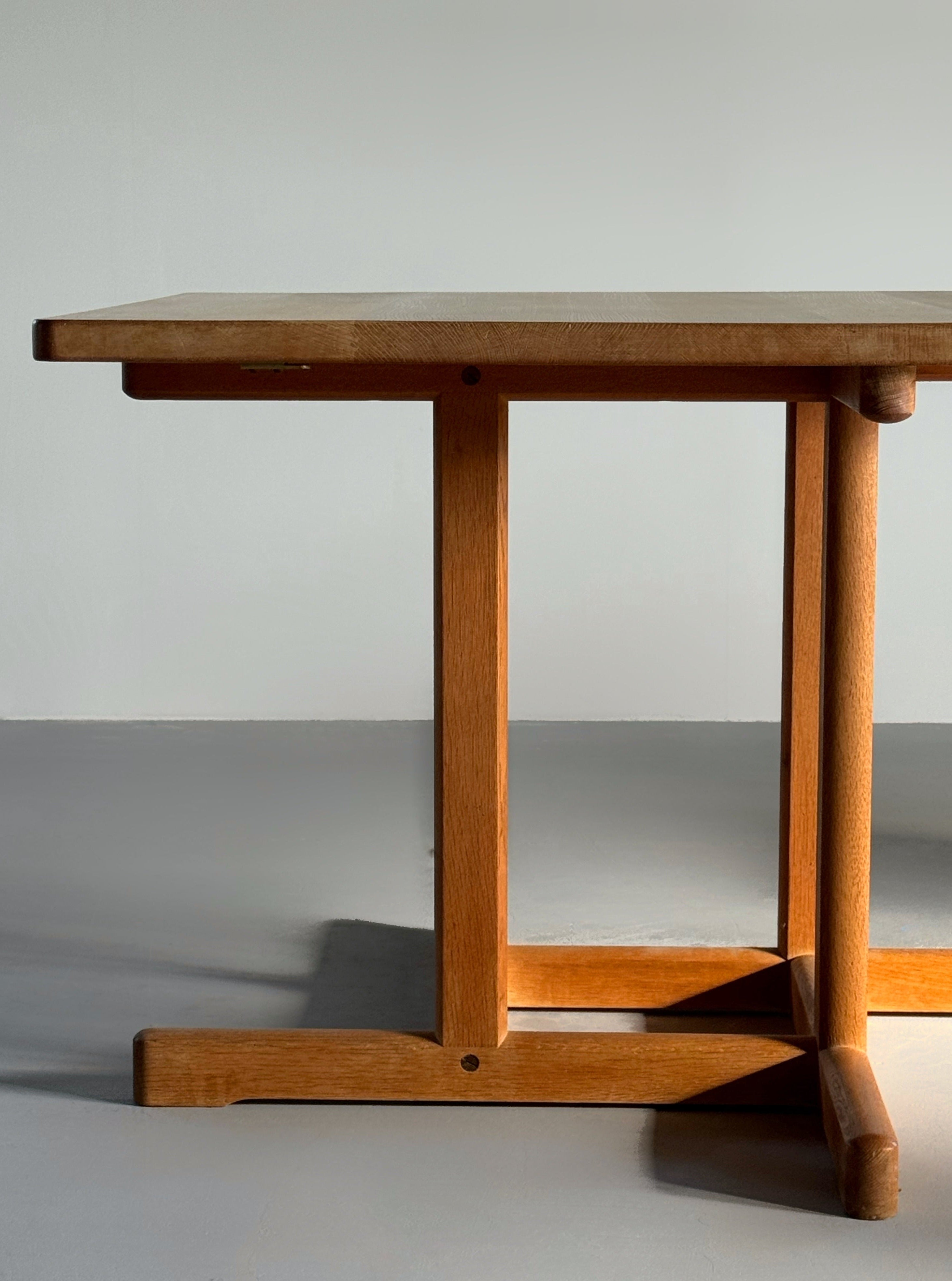 Model 6288 Solid Oak Dining Table by Børge Mogensen