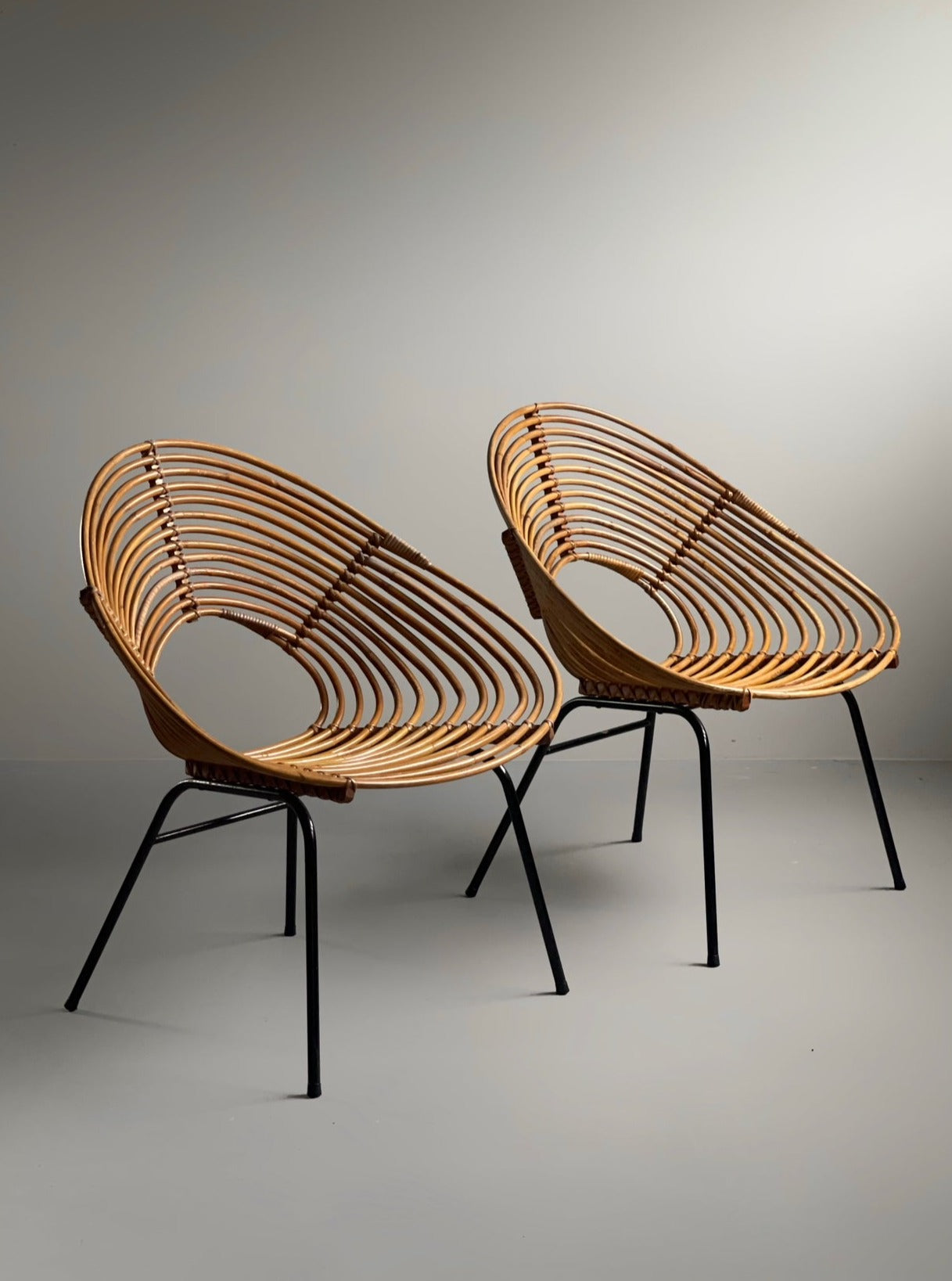 Spiral rattan chair by H. Broekhuizen