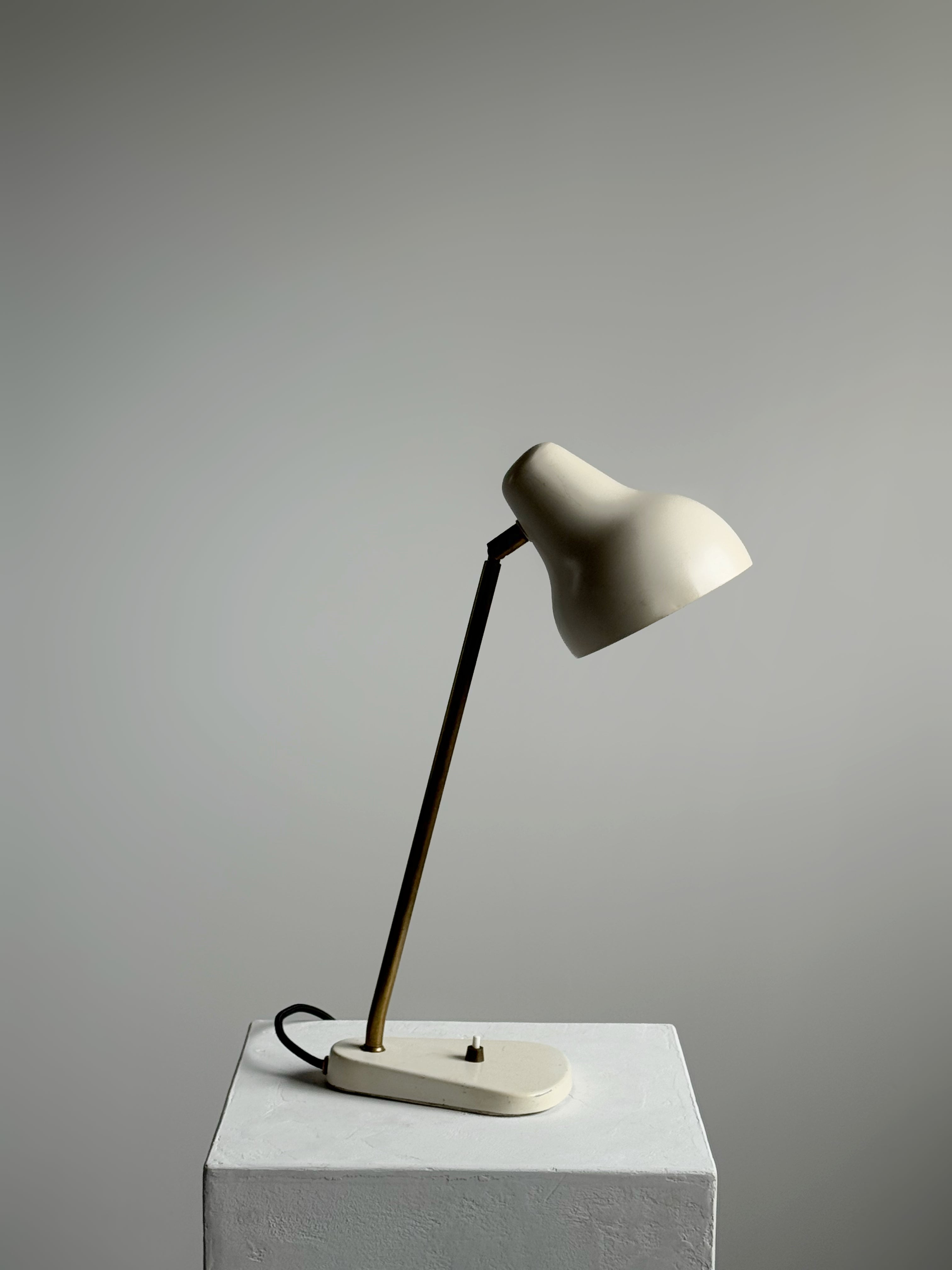 Early VL38 Table or Desk-Lamp, Vilhelm Lauritzen for Louis Poulsen, Denmark 1950