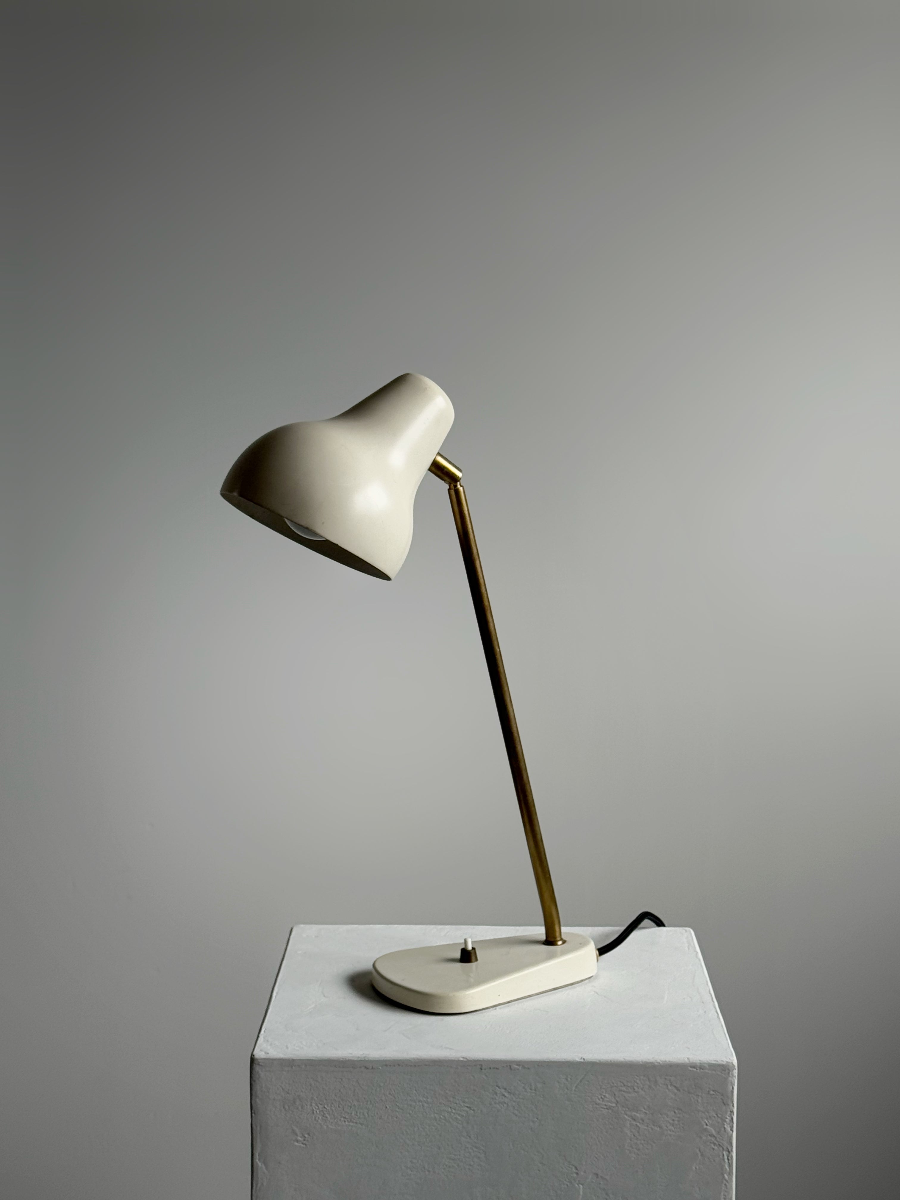 Early VL38 Table or Desk-Lamp, Vilhelm Lauritzen for Louis Poulsen, Denmark 1950