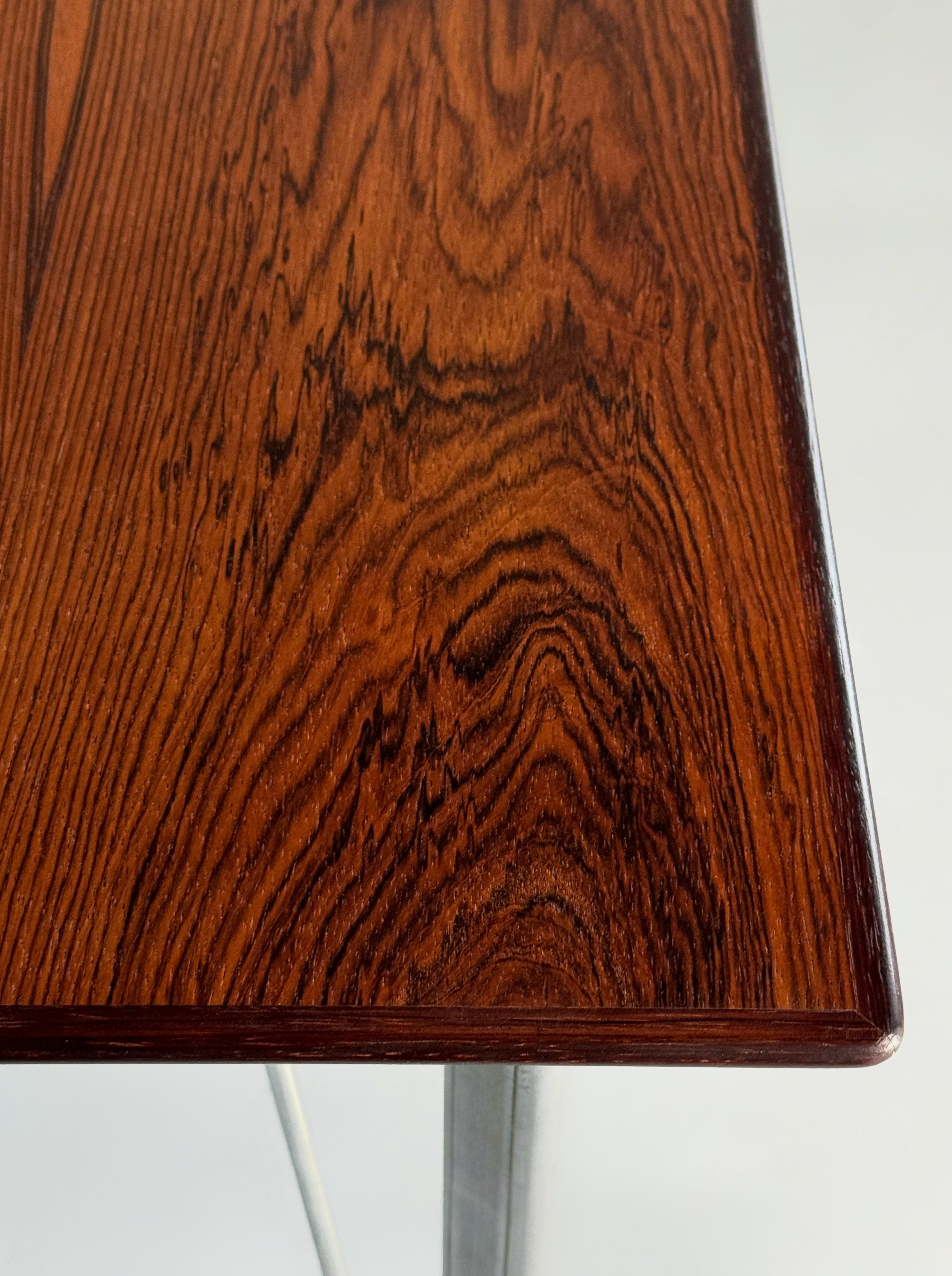Model 3605 dining table / work table in rosewood by Arne Jacobsen