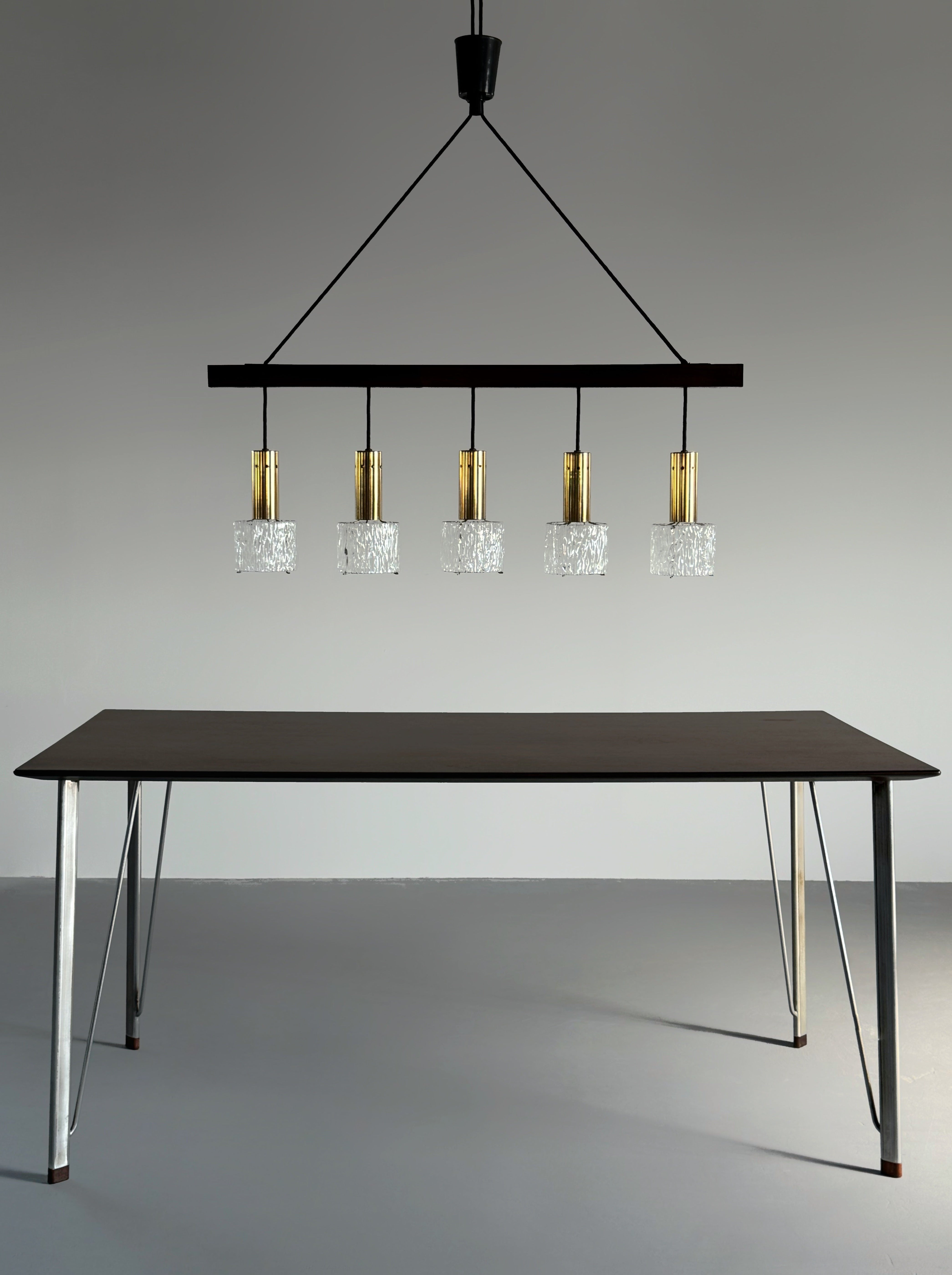 Model 3605 dining table / work table in rosewood by Arne Jacobsen