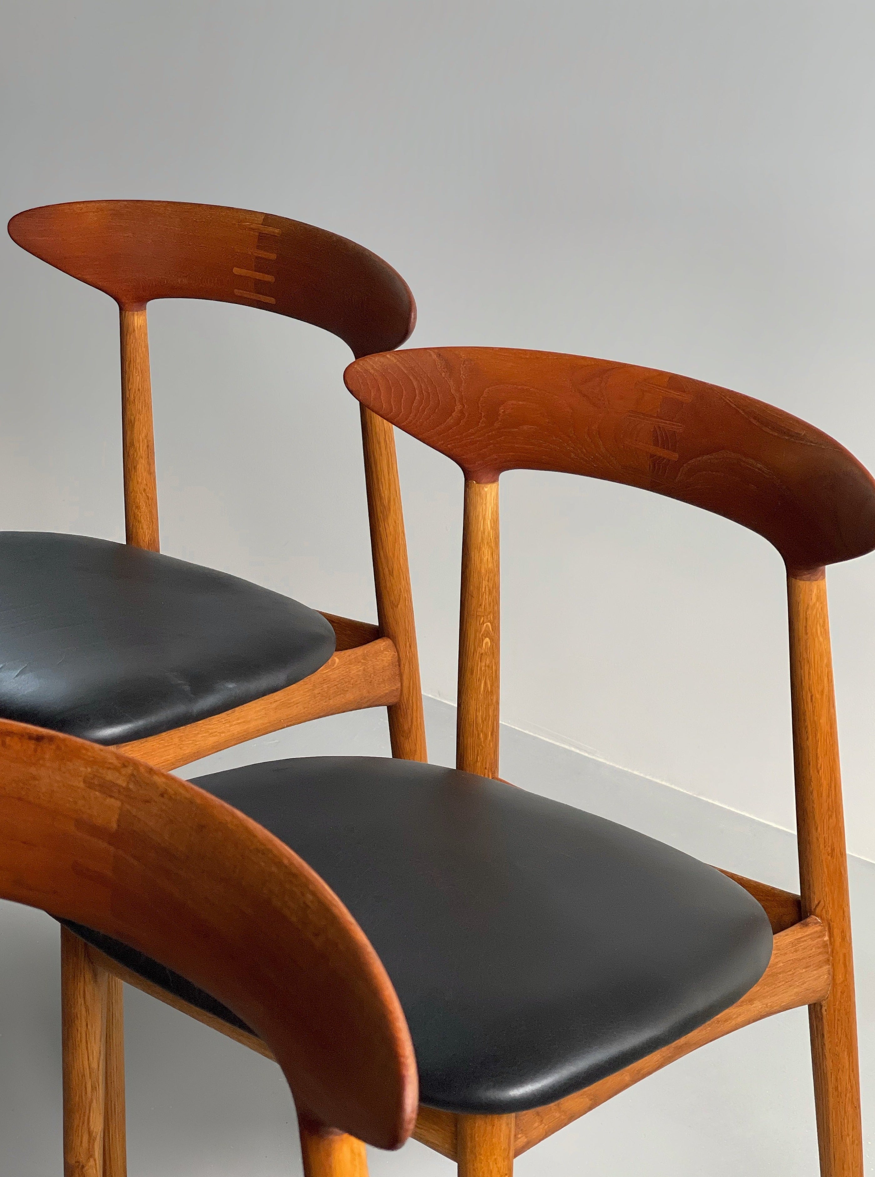 Set of 4 dining chairs in oak with teak backrest by Kurt Østervig