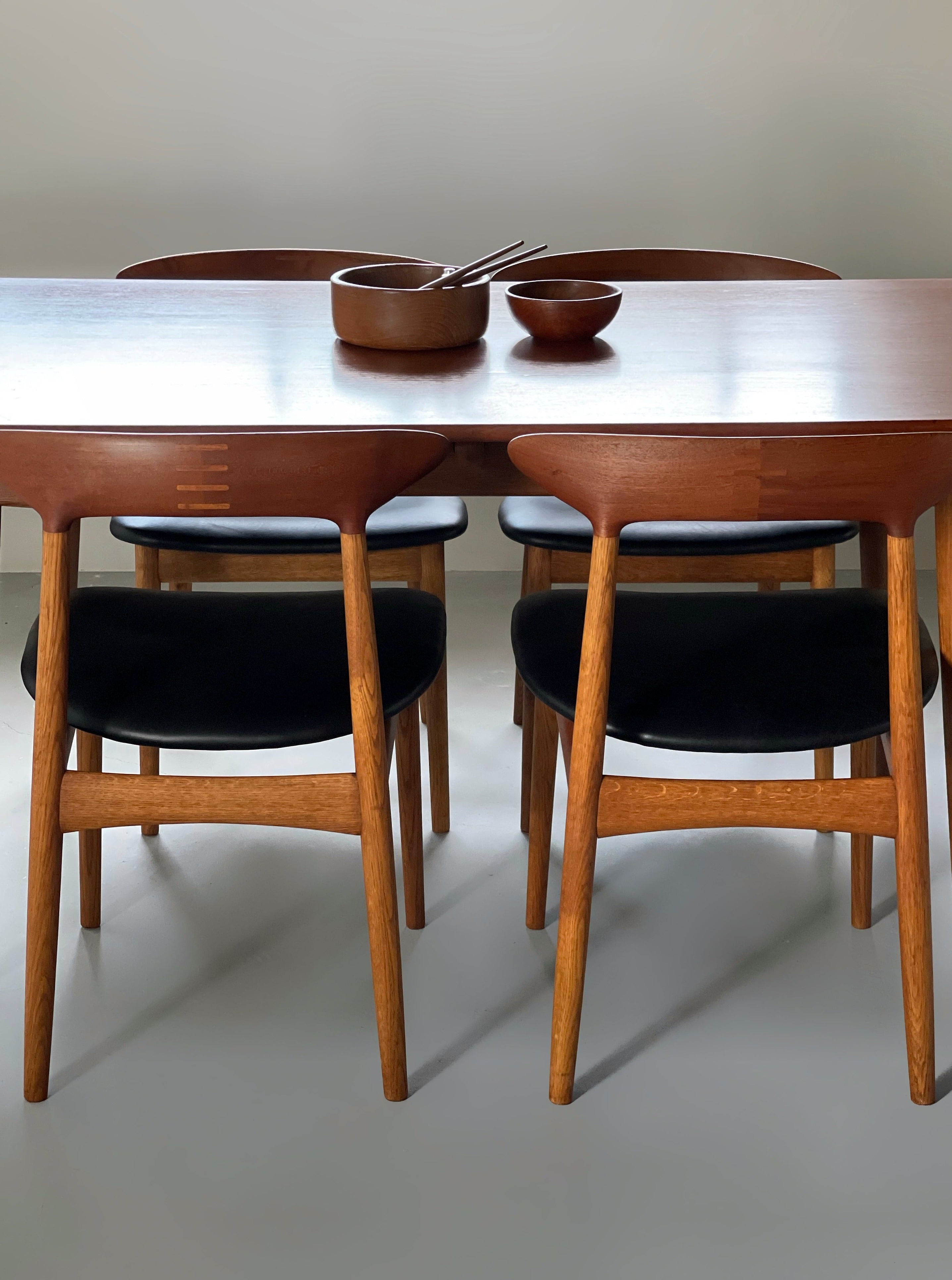 Set of 4 dining chairs in oak with teak backrest by Kurt Østervig