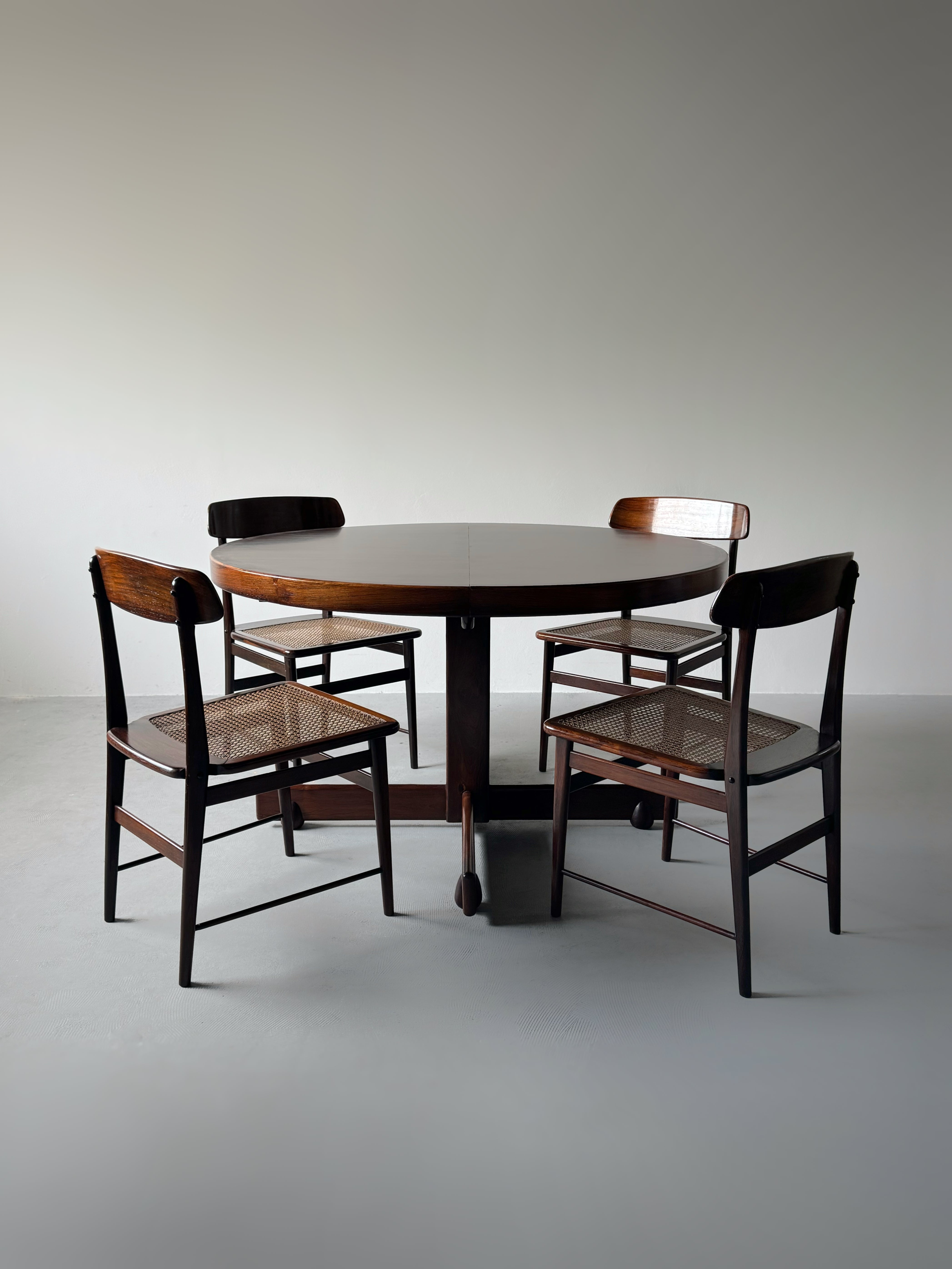 "Alex" Round Dining Table and ”Lucio” chairs by Sergio Rodrigues, Brazil 1960
