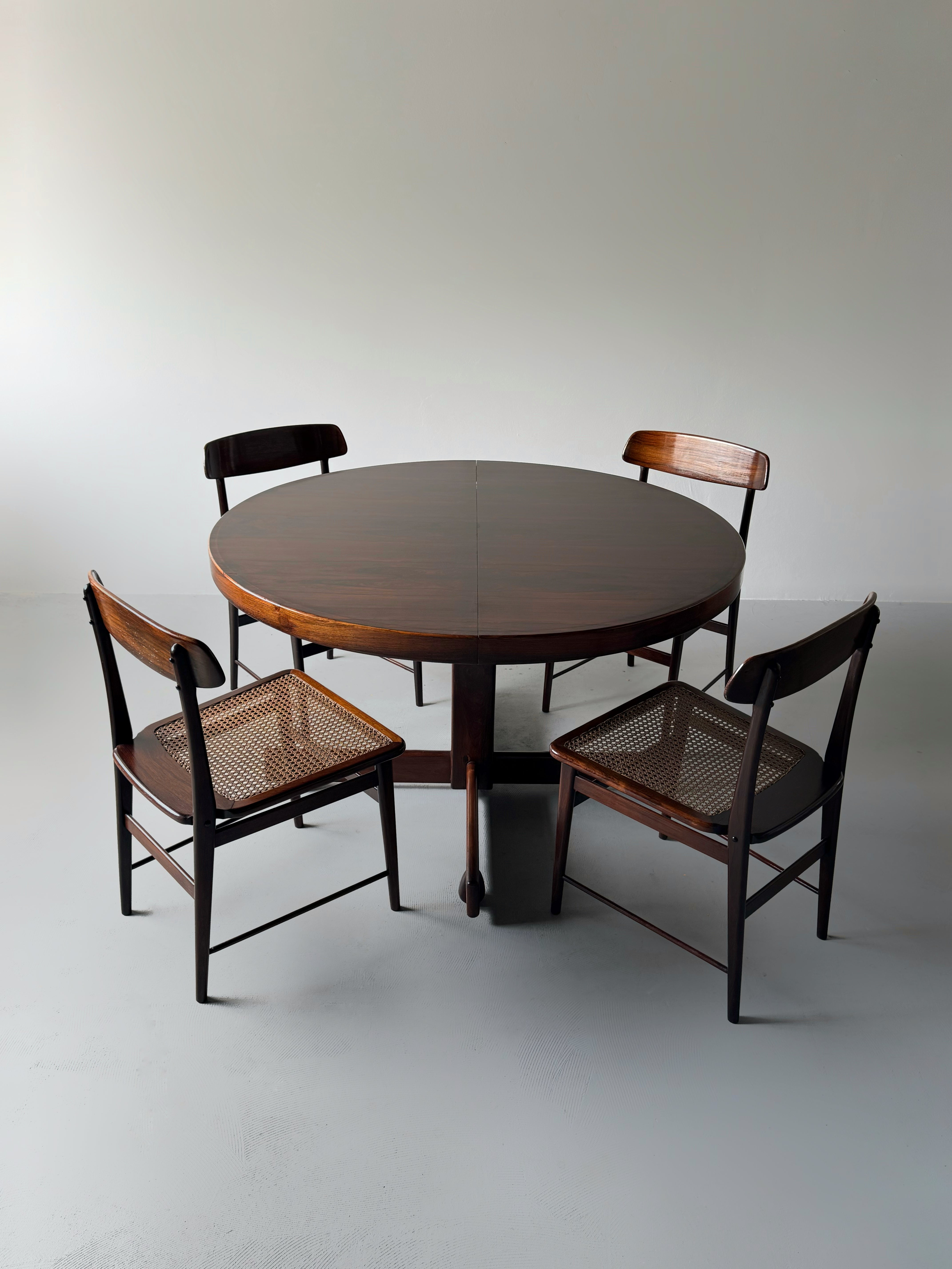 "Alex" Round Dining Table and ”Lucio” chairs by Sergio Rodrigues, Brazil 1960