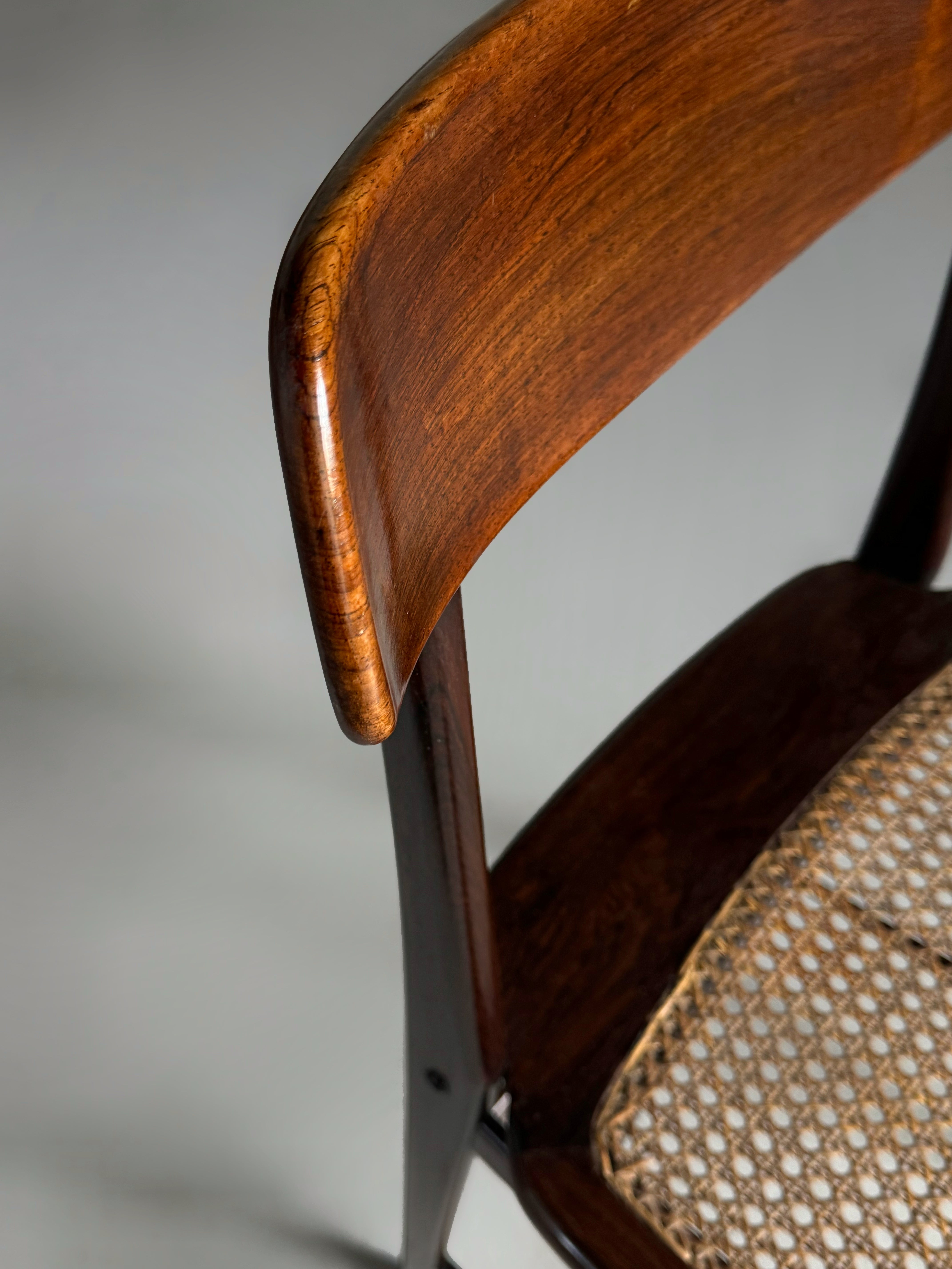 "Alex" Round Dining Table and ”Lucio” chairs by Sergio Rodrigues, Brazil 1960