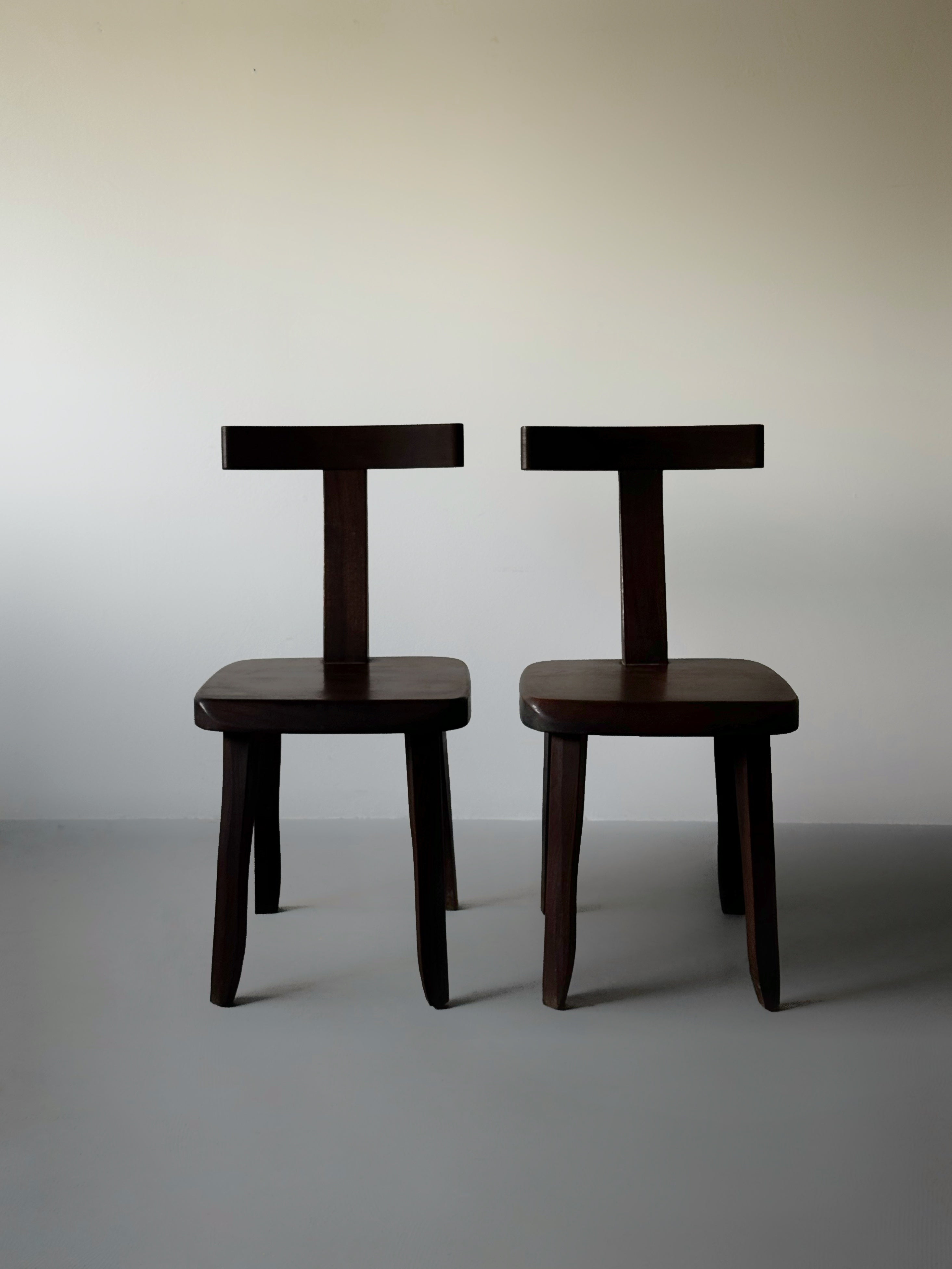 Sculptural Side Chairs in stained Elm, France 1960s