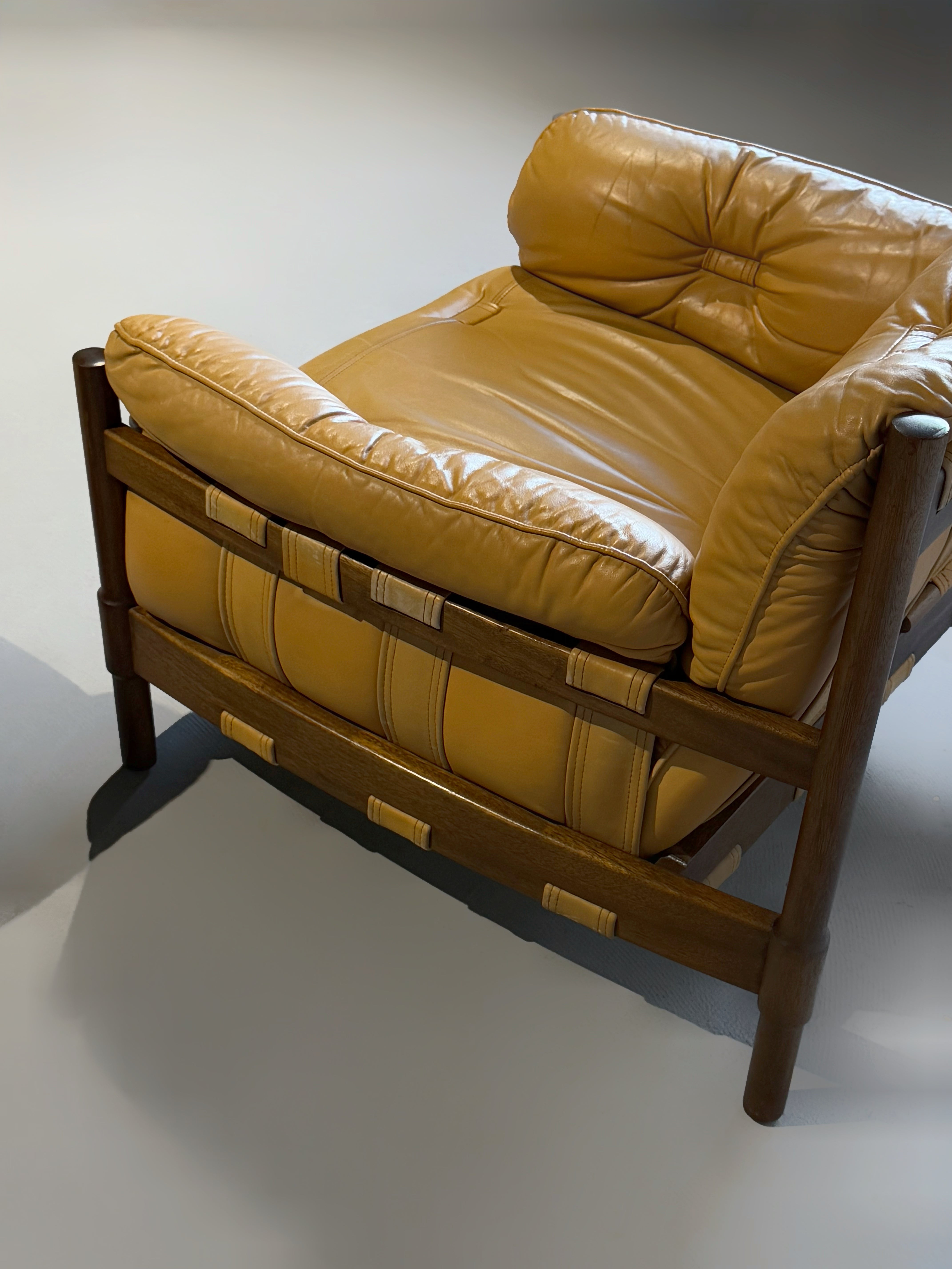 Armchair in Leather and Jatoba Wood, Brazil 1970s