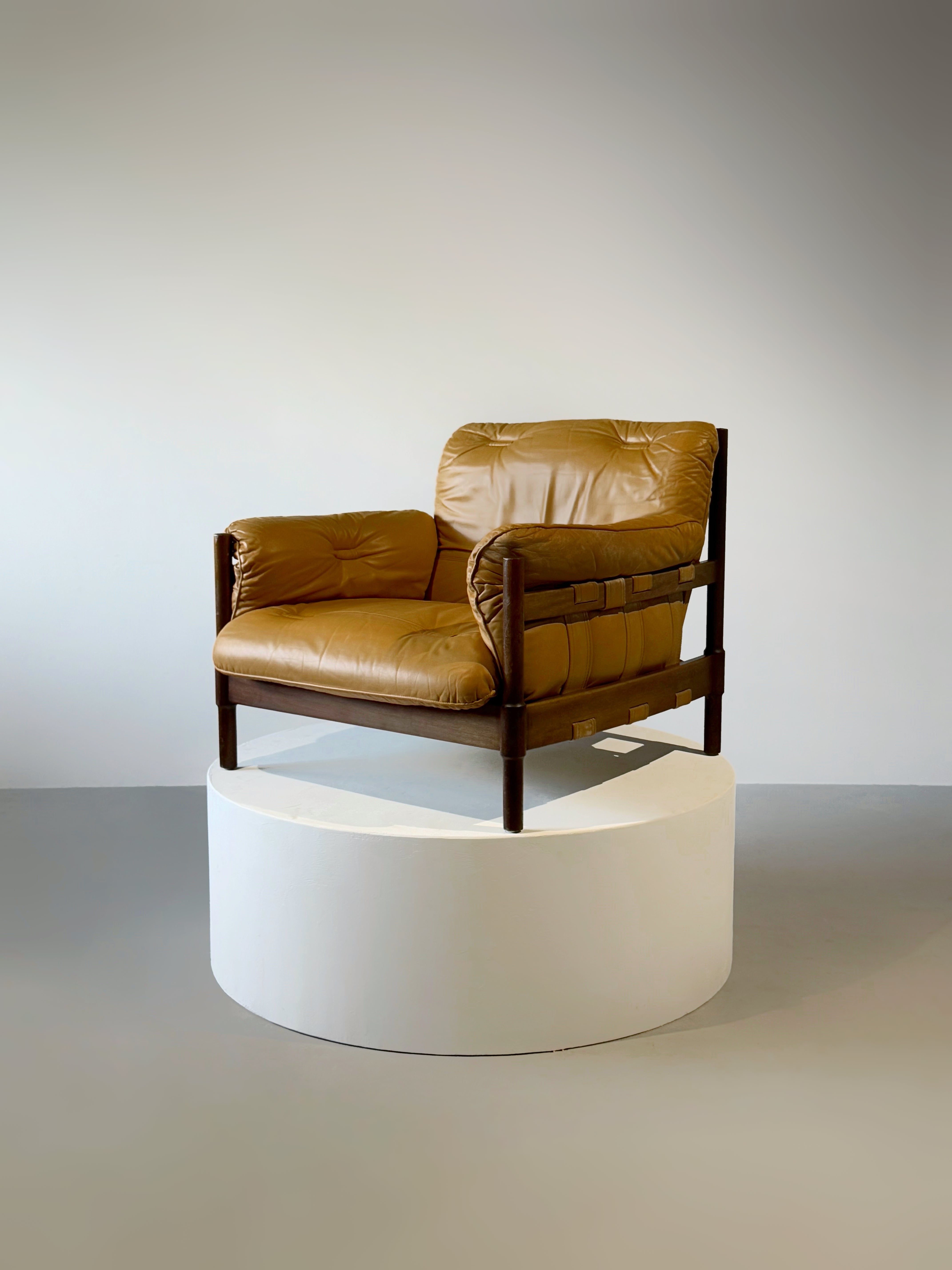 Armchair in Leather and Jatoba Wood, Brazil 1970s