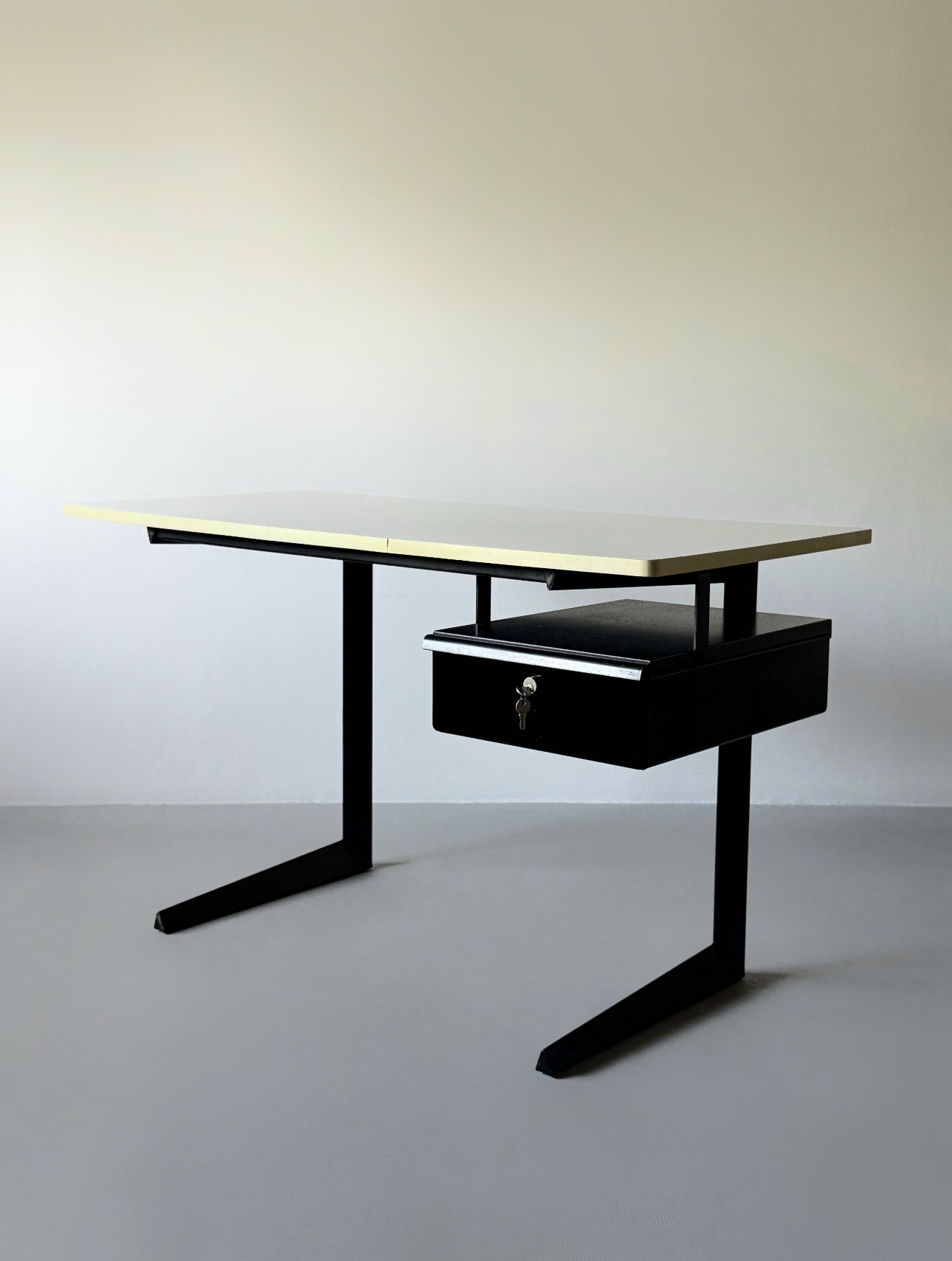 Result Desk by Friso Kramer for Ahrend de Cirkel, Holland 1958