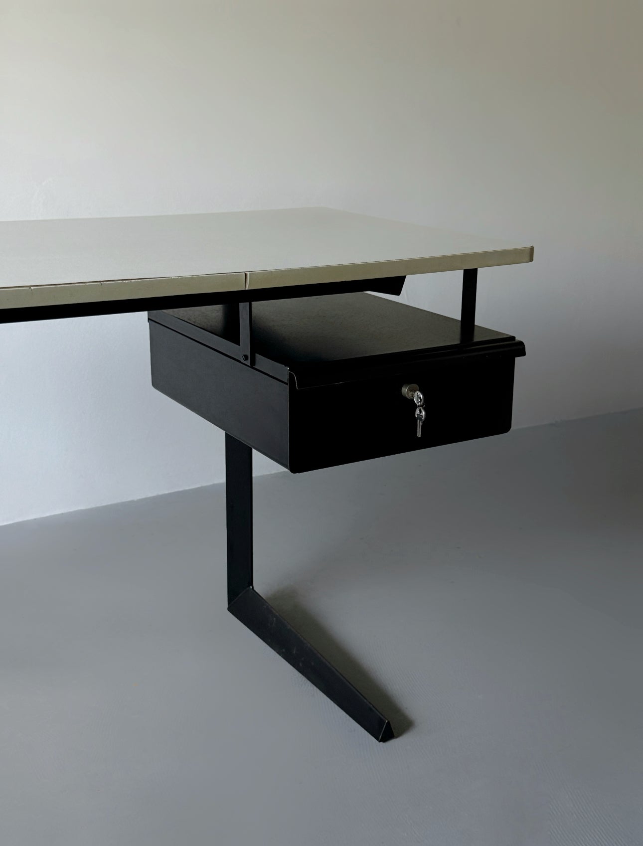 Result Desk by Friso Kramer for Ahrend de Cirkel, Holland 1958