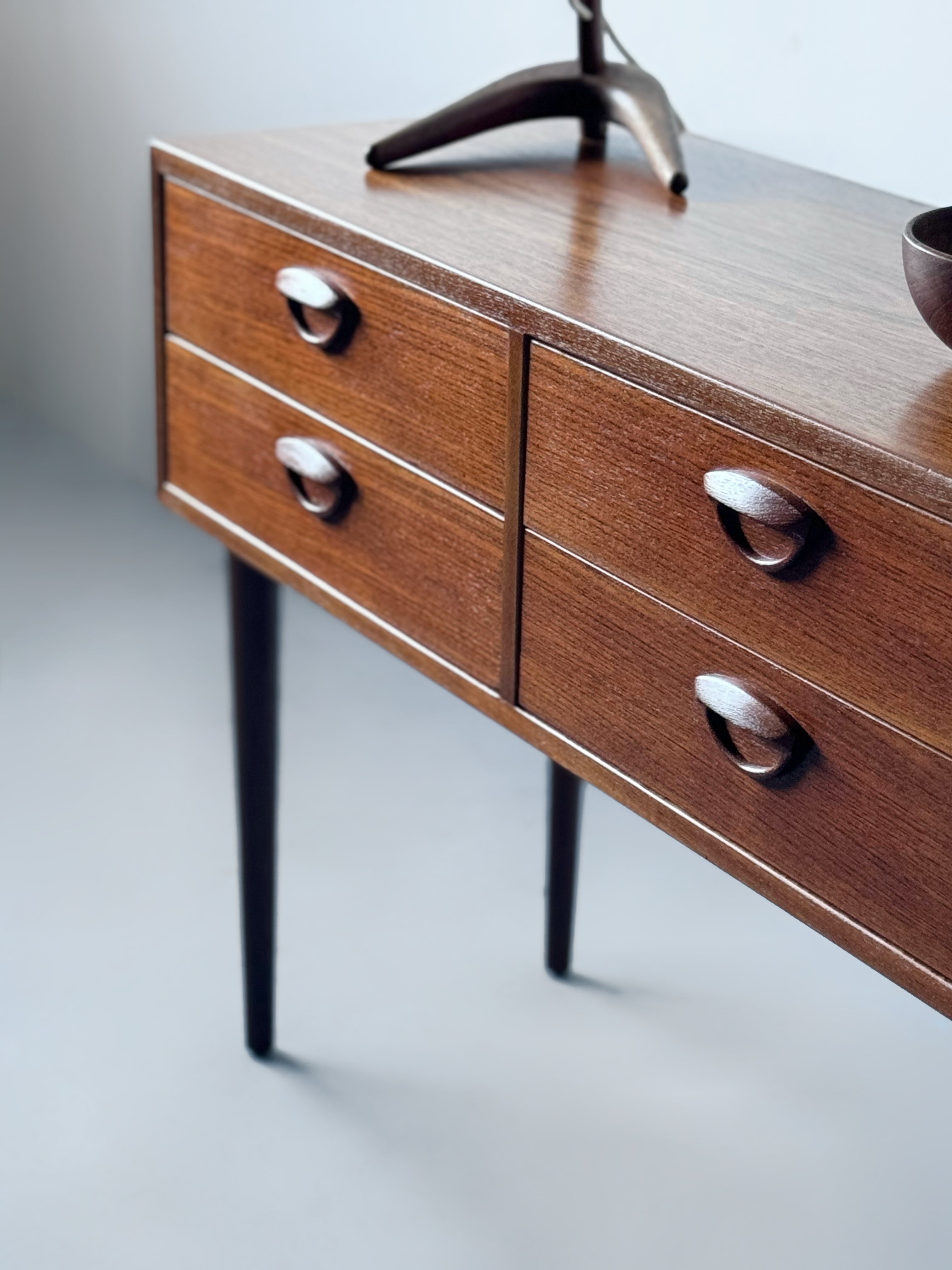 CHEST OF DRAWERS BY KAI KRISTIANSEN FOR FELDBALLES MØBELFABRIK IN DENMARK