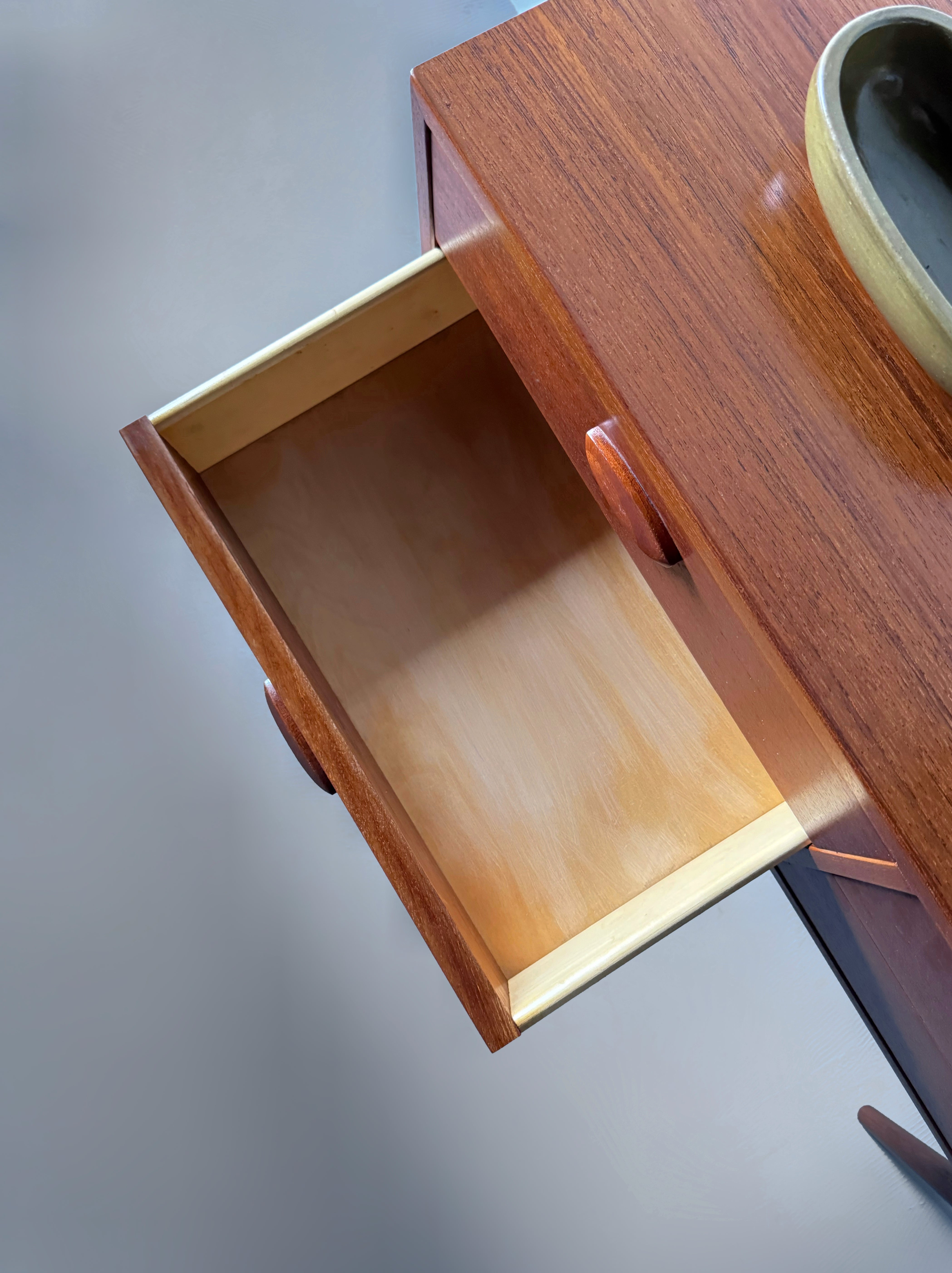 CHEST OF DRAWERS BY KAI KRISTIANSEN FOR FELDBALLES MØBELFABRIK IN DENMARK