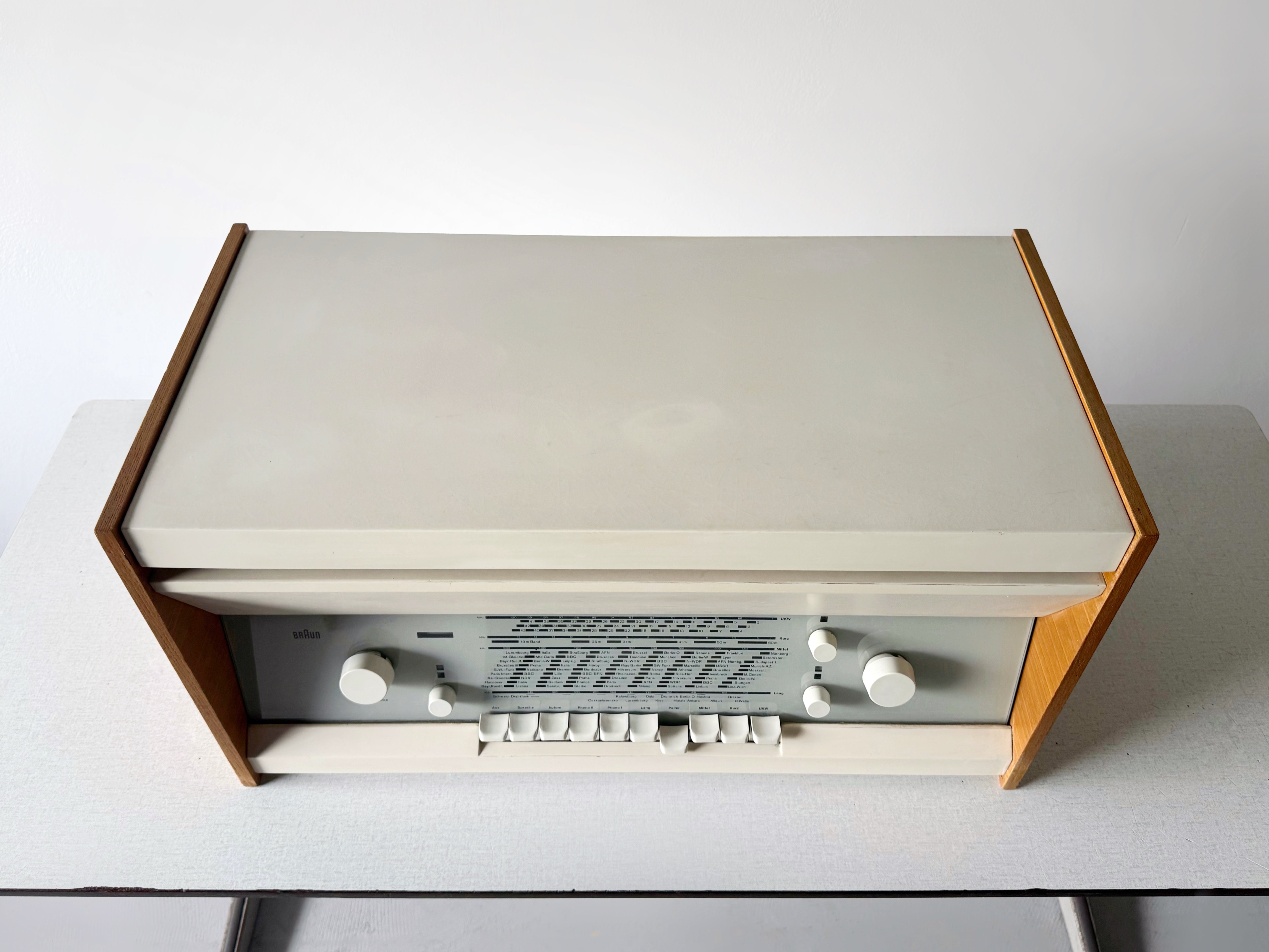 Atelier 1-81 audio system by Dieter Rams for Braun 1960s