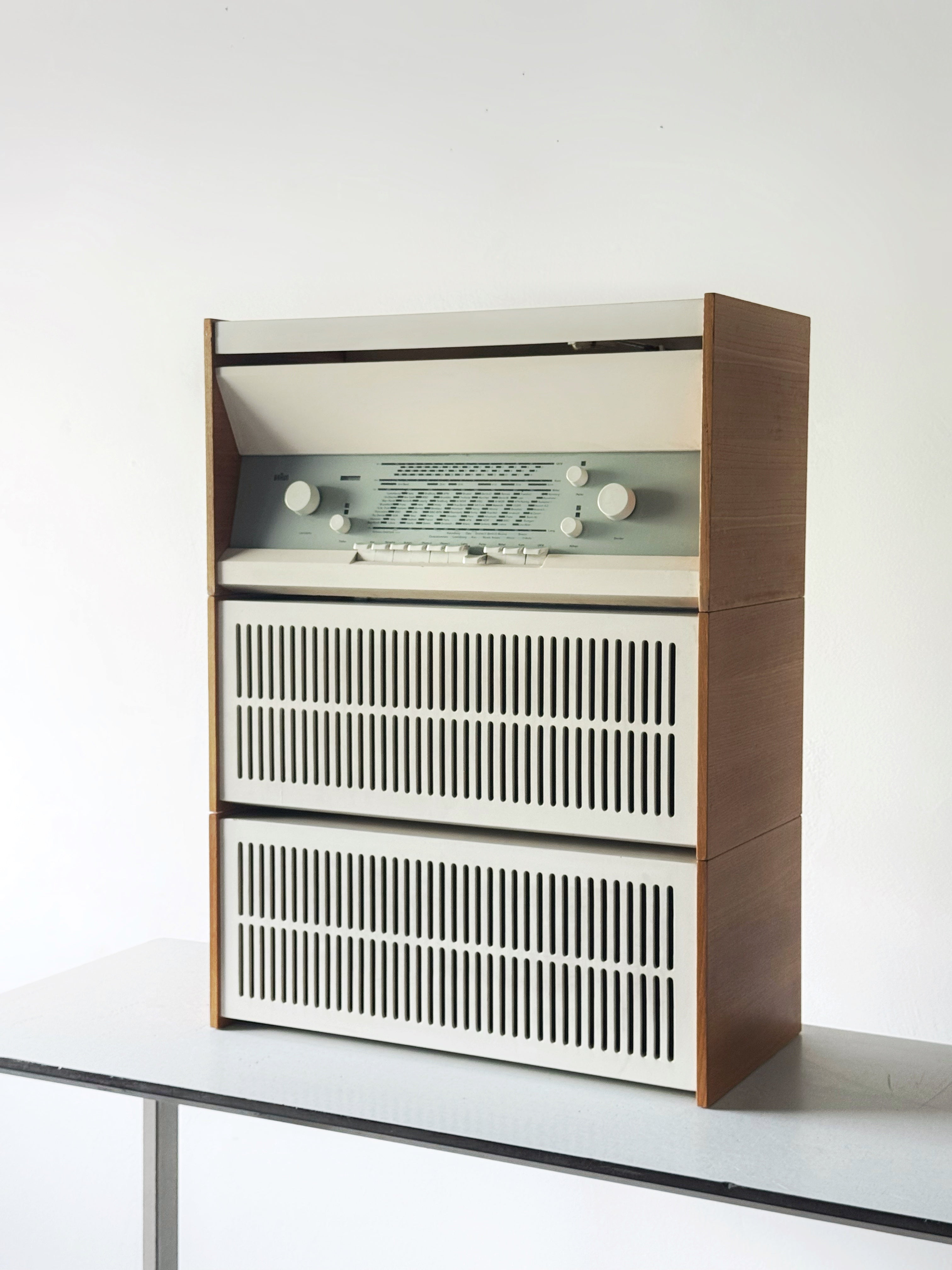 Atelier 1-81 audio system by Dieter Rams for Braun 1960s