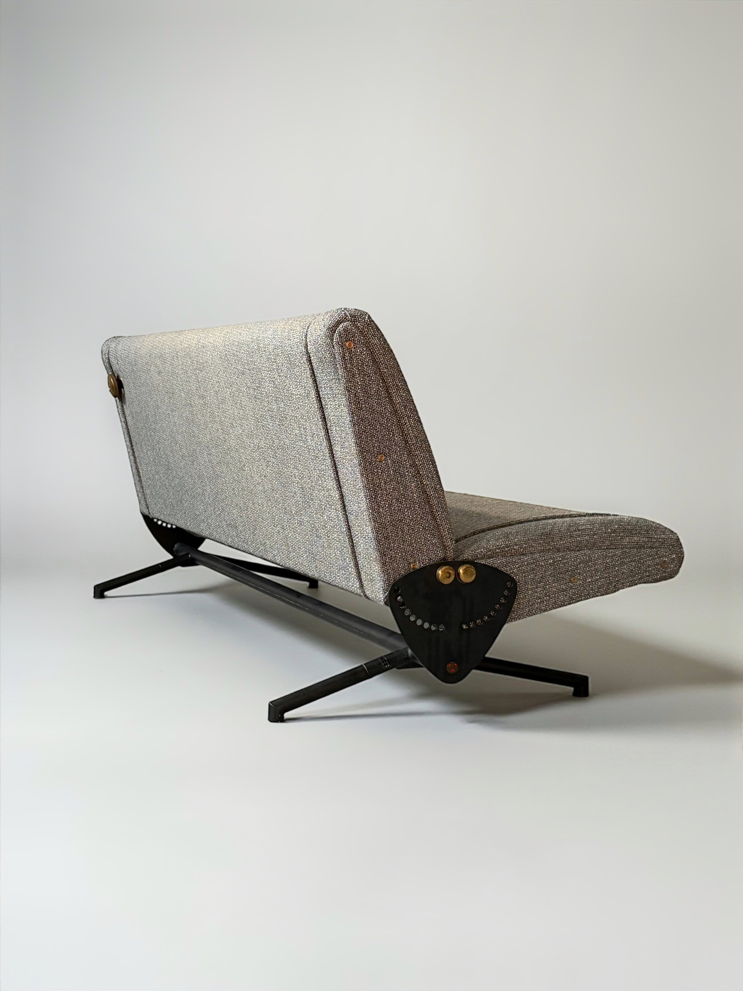 Sofa model D70 by Osvaldo Borsani for Tecno, Italy 1954