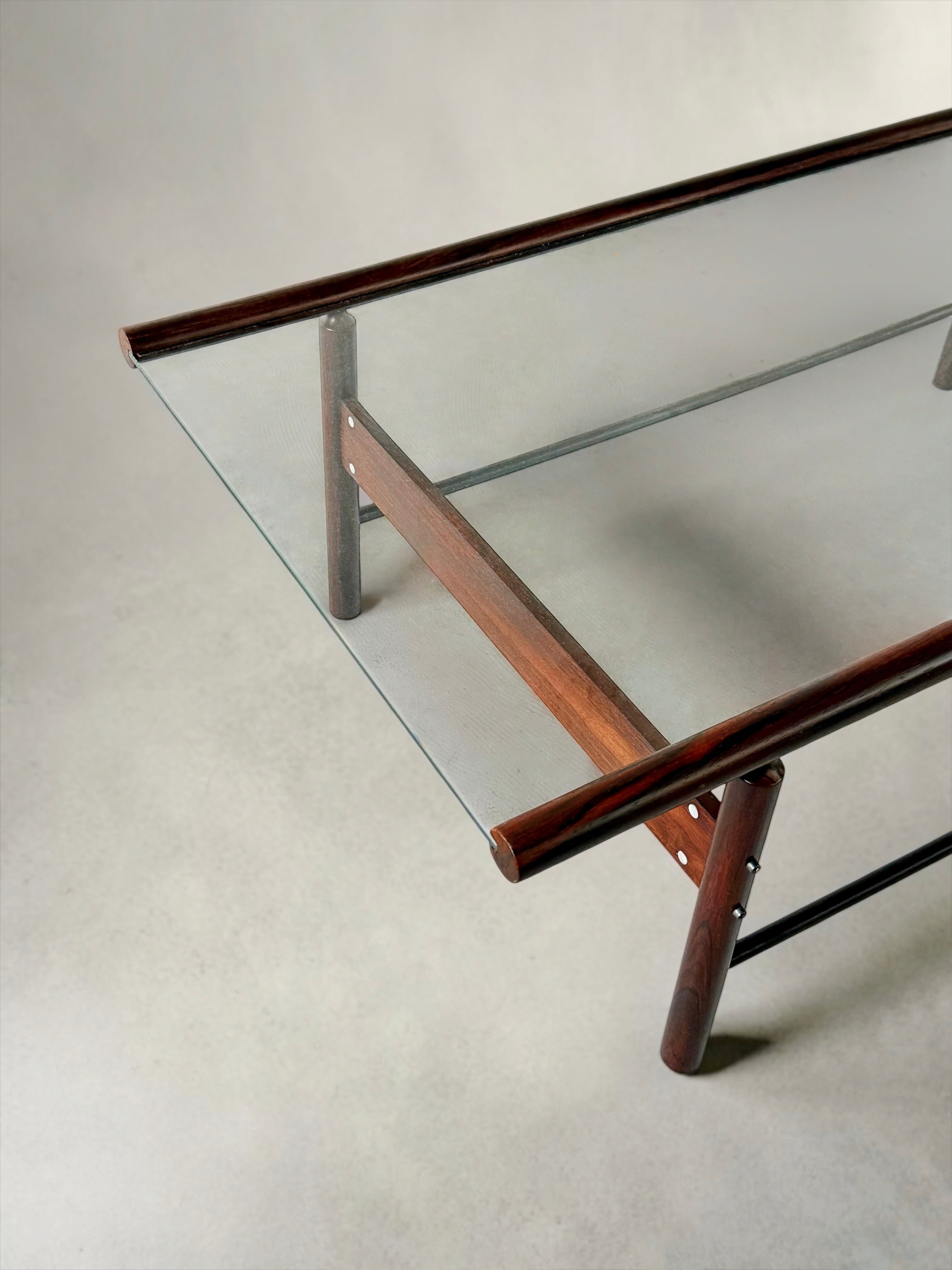 Model Jockey coffee table by Jorge Zalszupin, Brazil