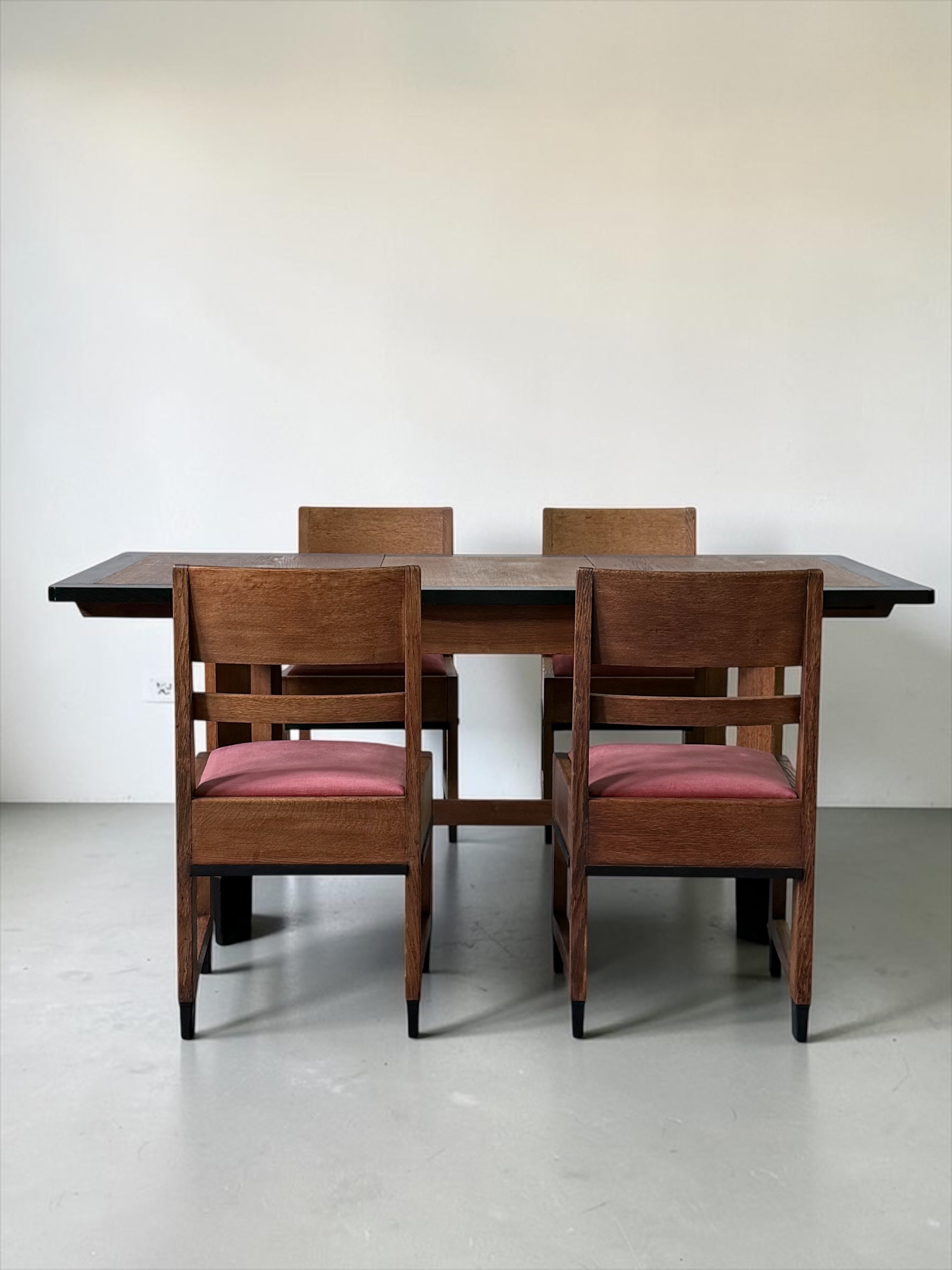 Haagse School armchairs by H. Fels for L.O.V. Oosterbeek, 1920s