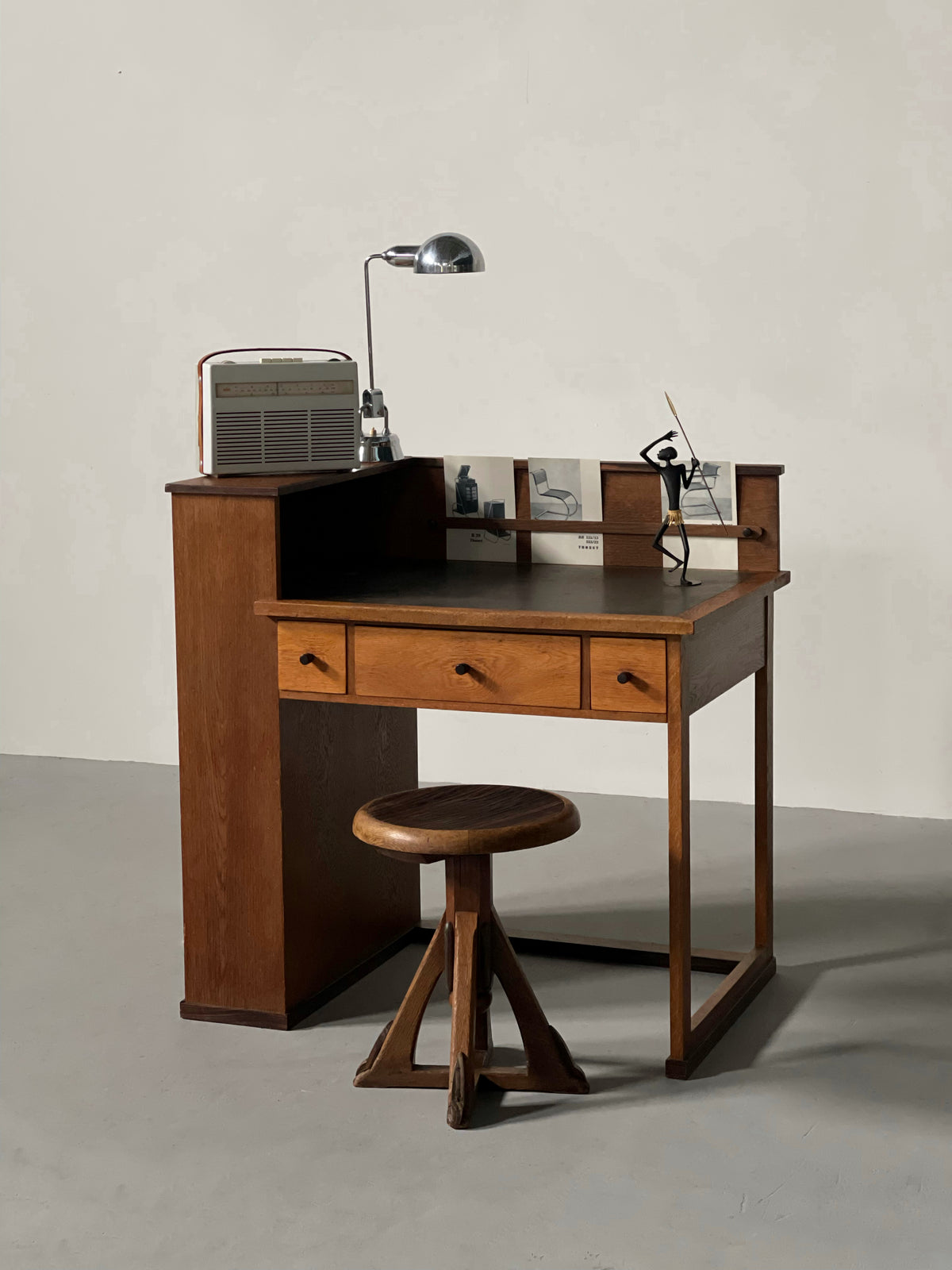 DESK