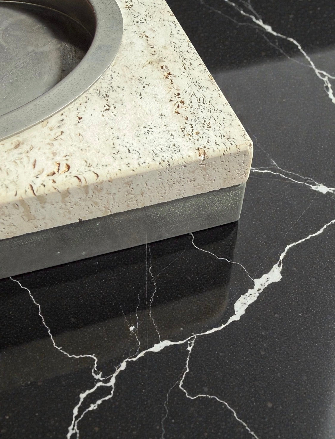 Midcentury Travertine Ashtray or Vide-Poche by Fratelli Mannelli, Italy 1970s