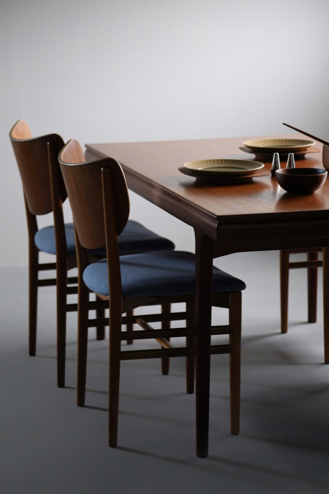 Dining chair in teak & oak by Eva & Niles Koppell