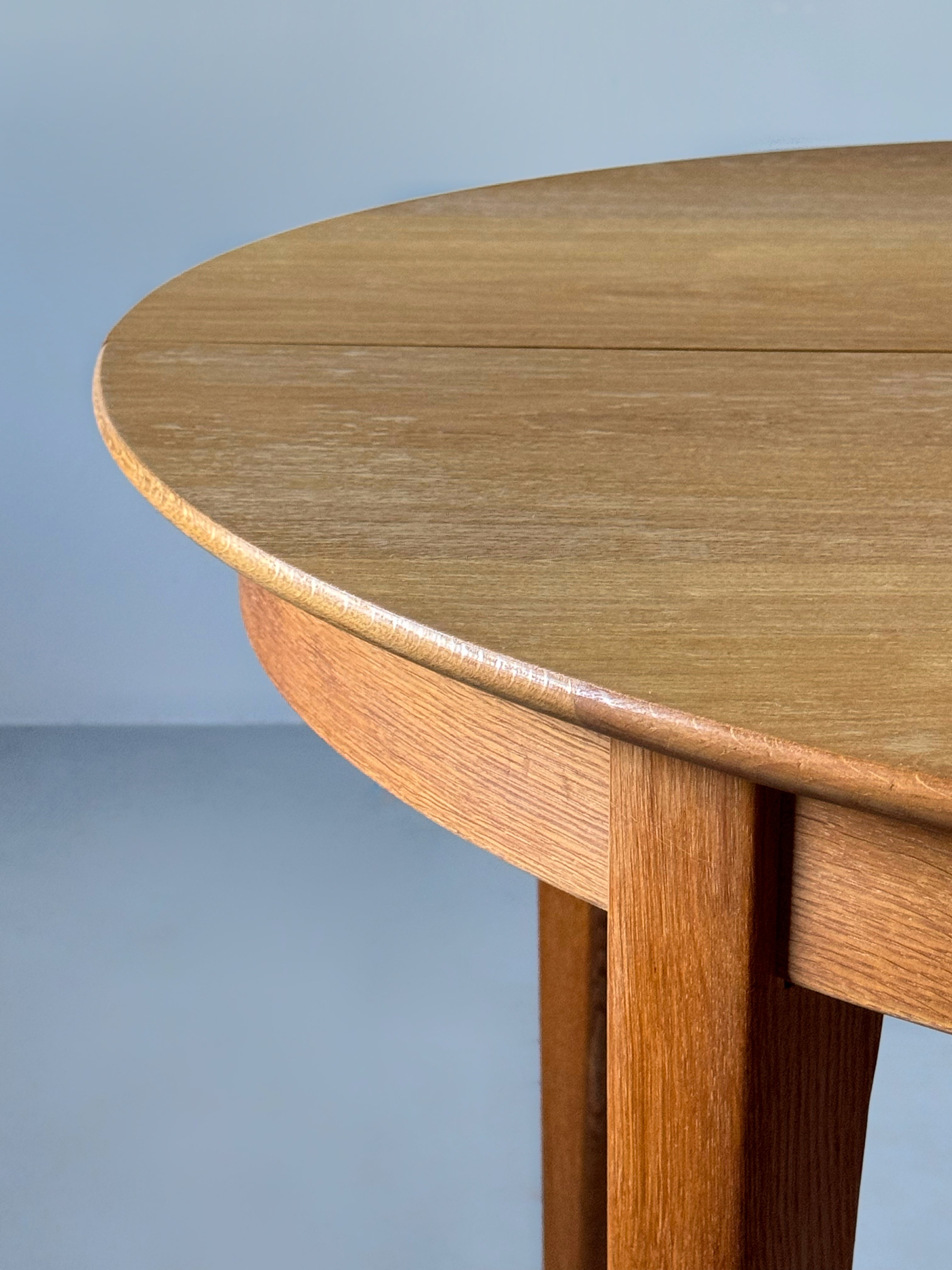 Oak Extendable Dining Table with 3 Inner Leaves by Henning Kjærnulf