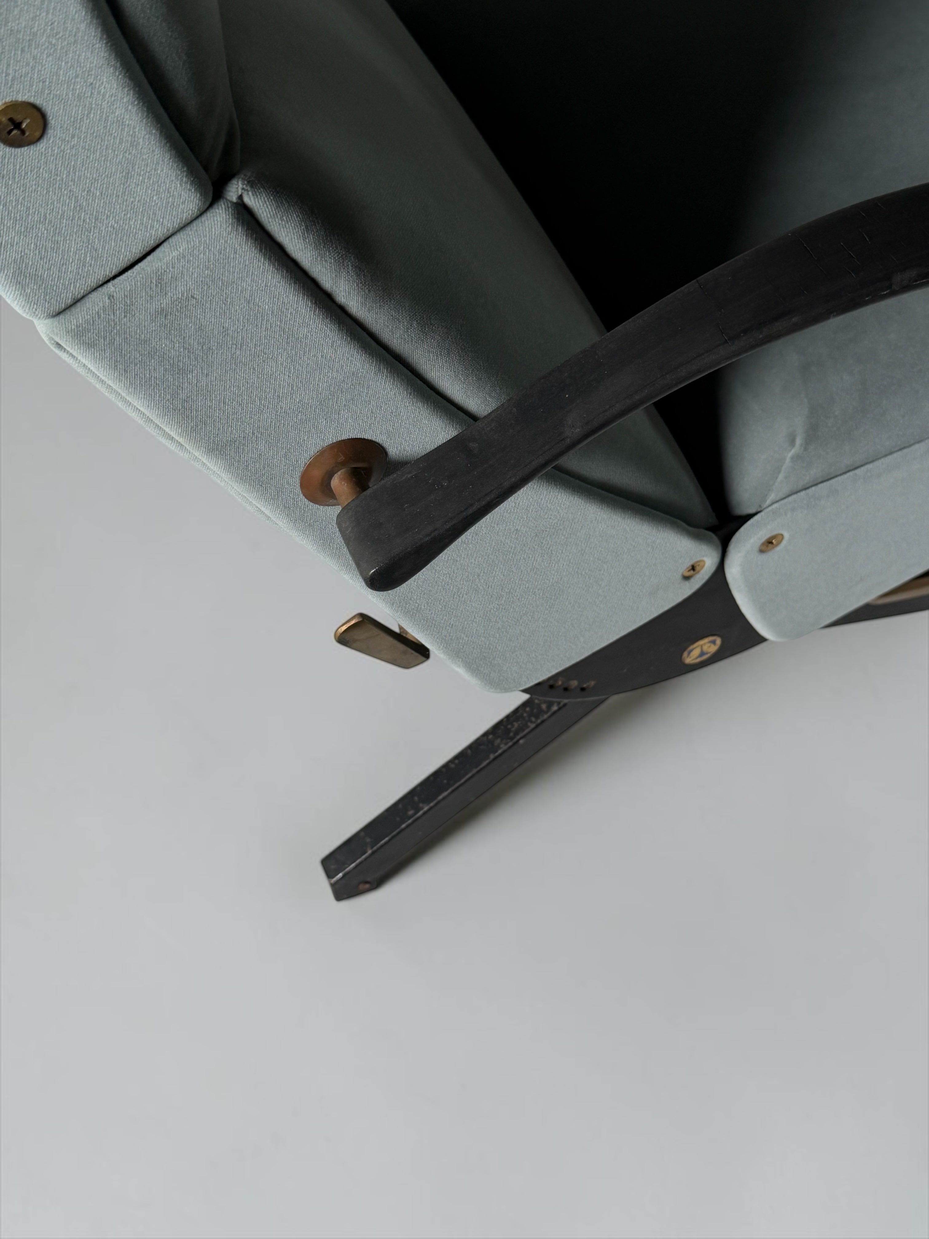 P40 Lounge Chair by Osvaldo Borsani for Tecno, Italy 1960s