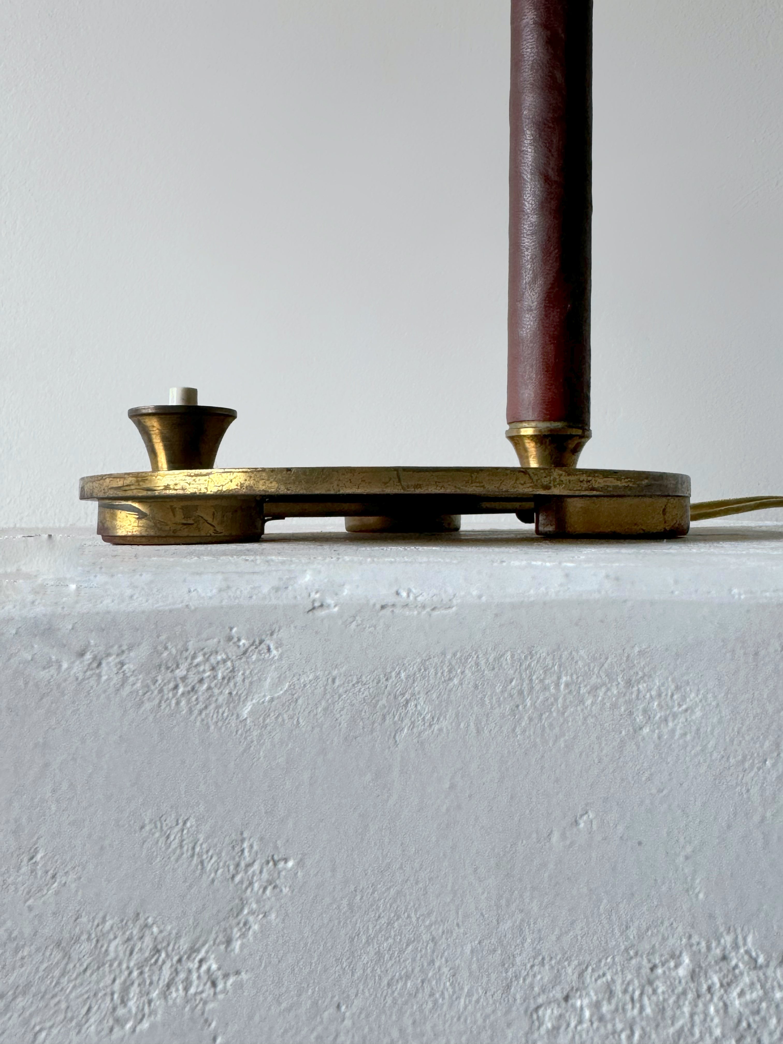 Scandinavian Desk Lamp in Brass and leather