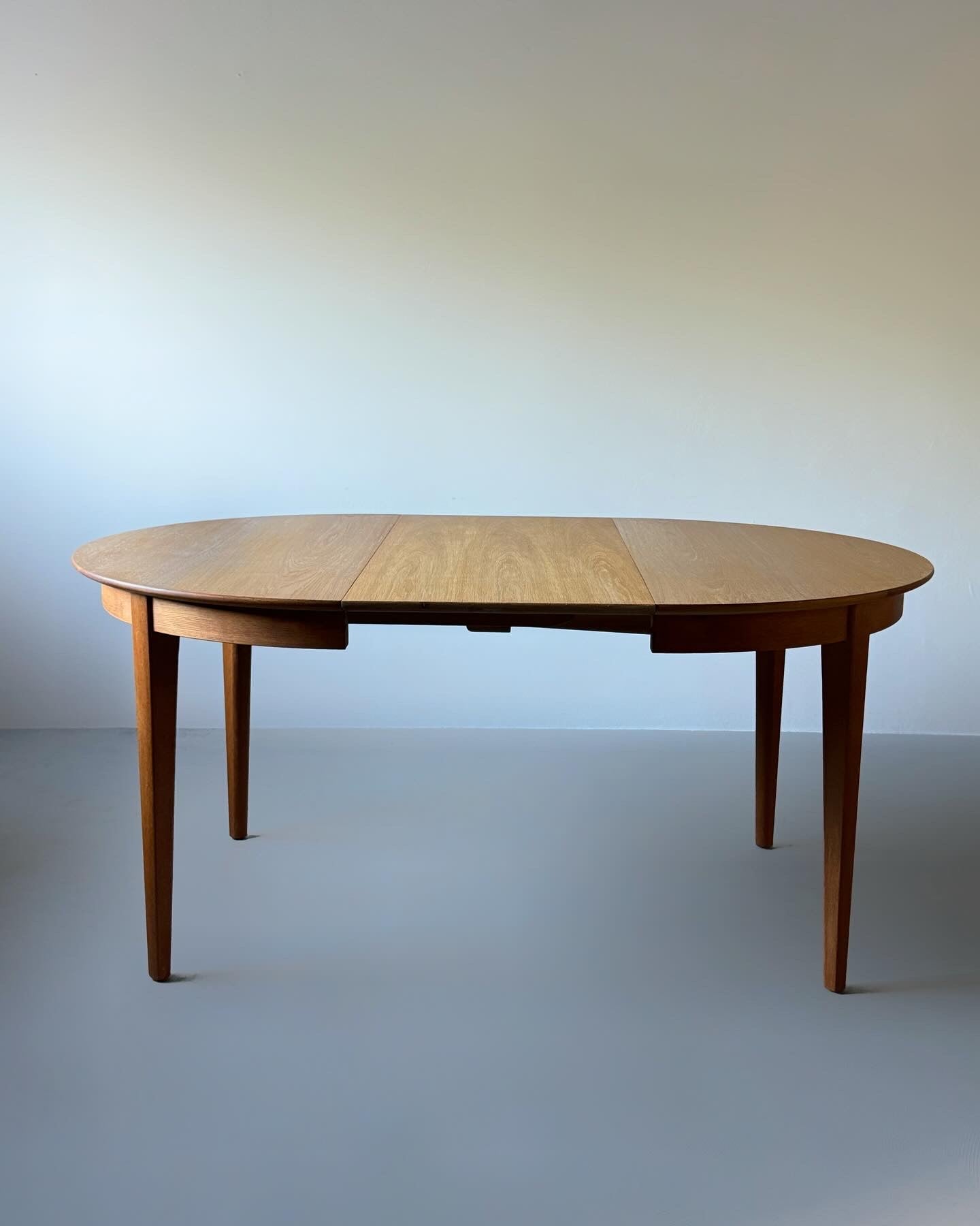 Oak Extendable Dining Table with 3 Inner Leaves by Henning Kjærnulf