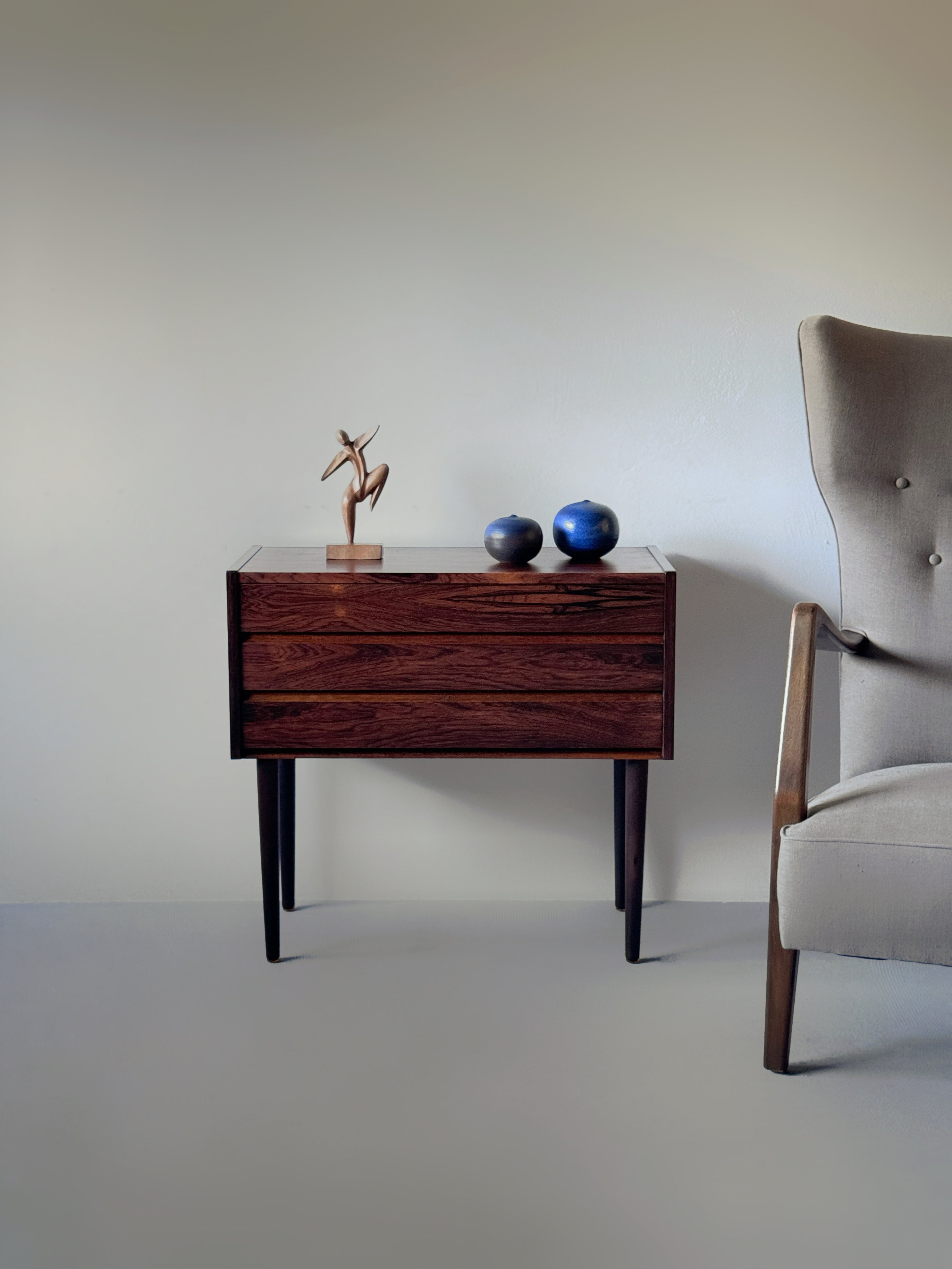 Small Chest of Drawers in rosewood