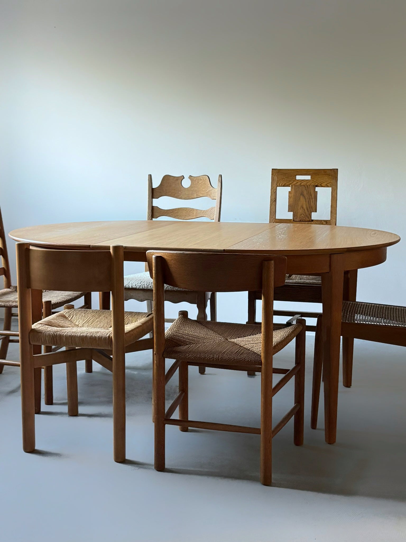 Oak Extendable Dining Table with 3 Inner Leaves by Henning Kjærnulf