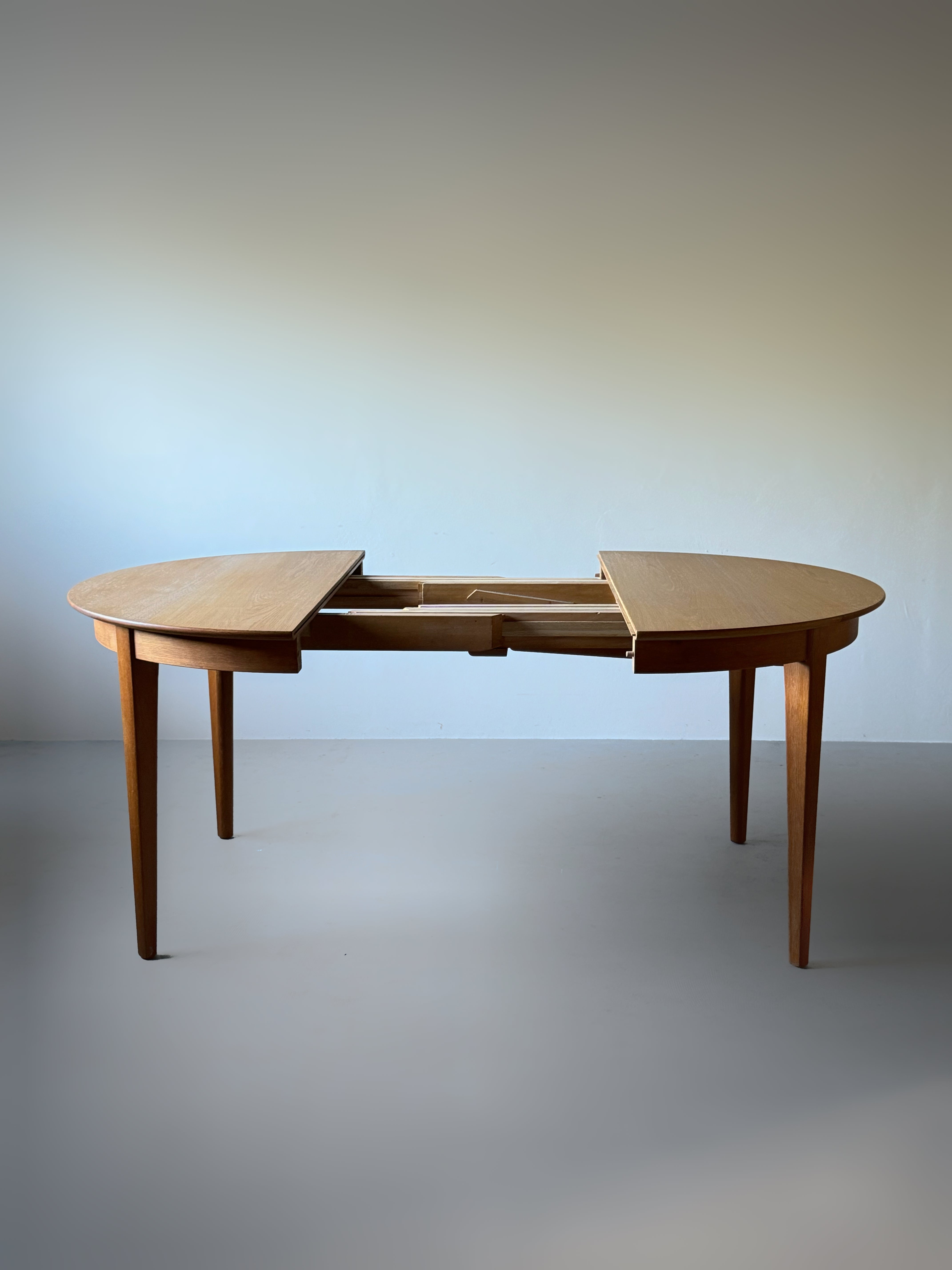 Oak Extendable Dining Table with 3 Inner Leaves by Henning Kjærnulf