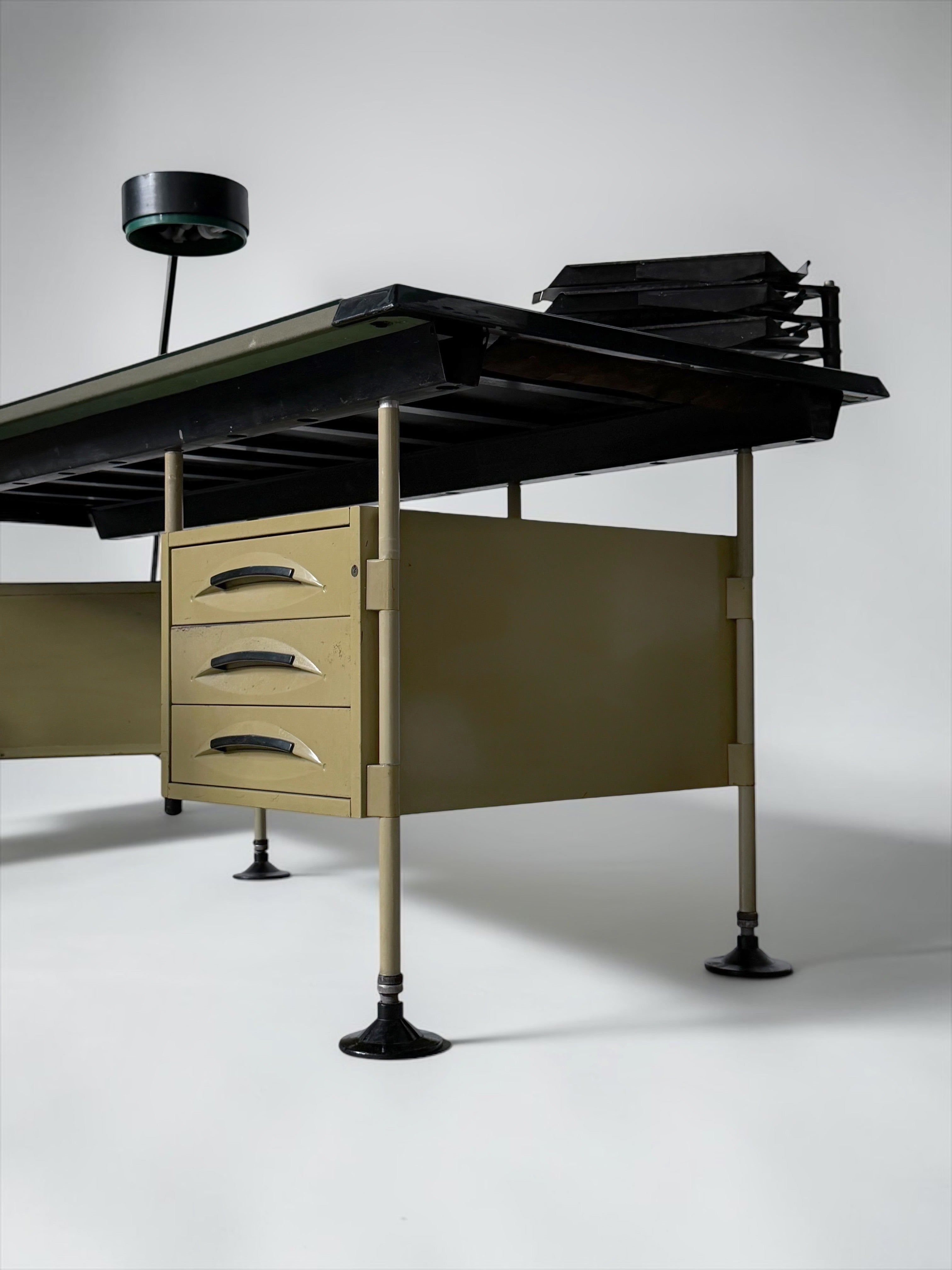 Spazio Series Directors Desk with Lamp by Studio BBPR for Olivetti, 1960