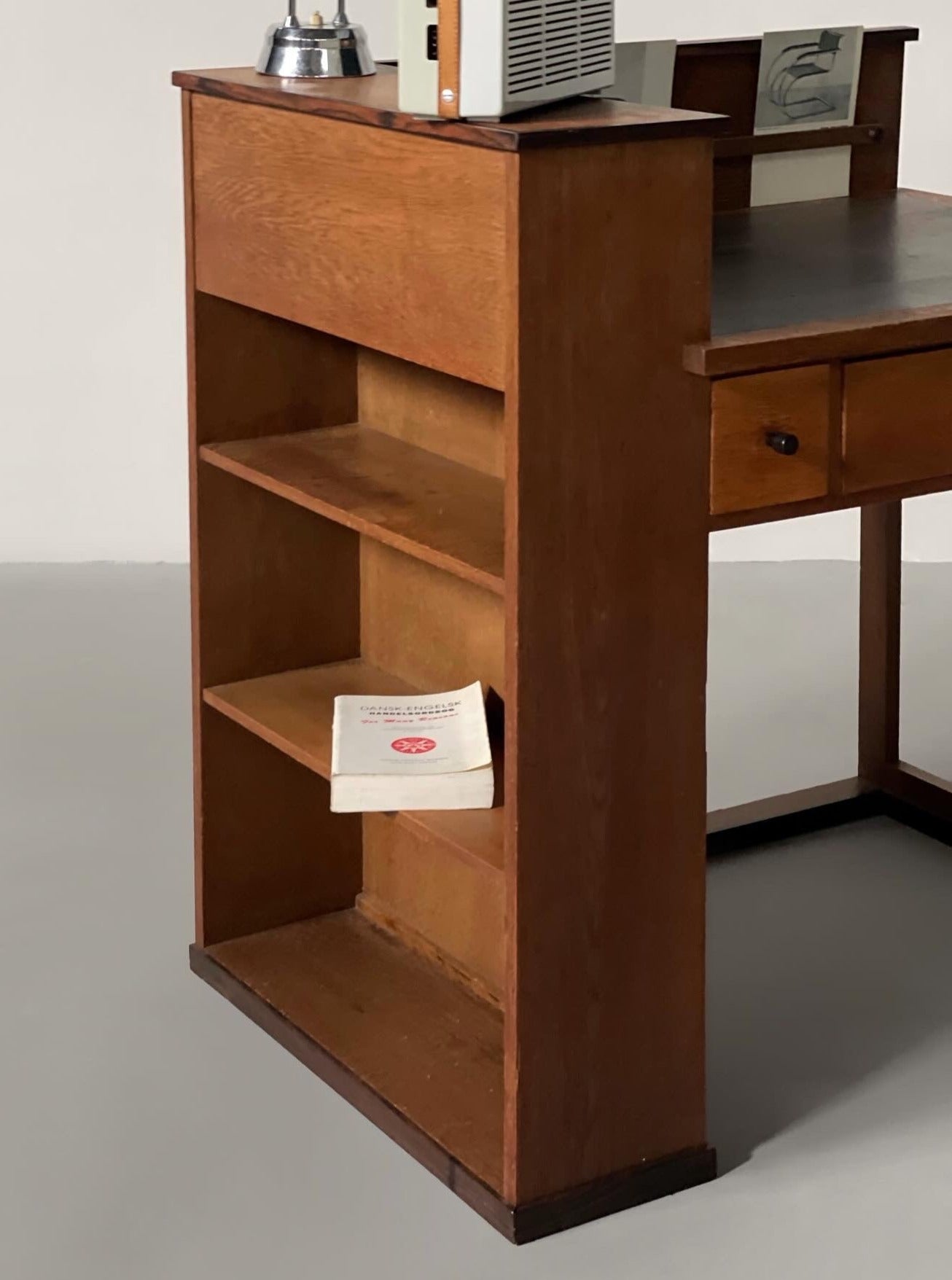 Hague Style writing desk by P.E.L. Izeren for De Genneper Molen