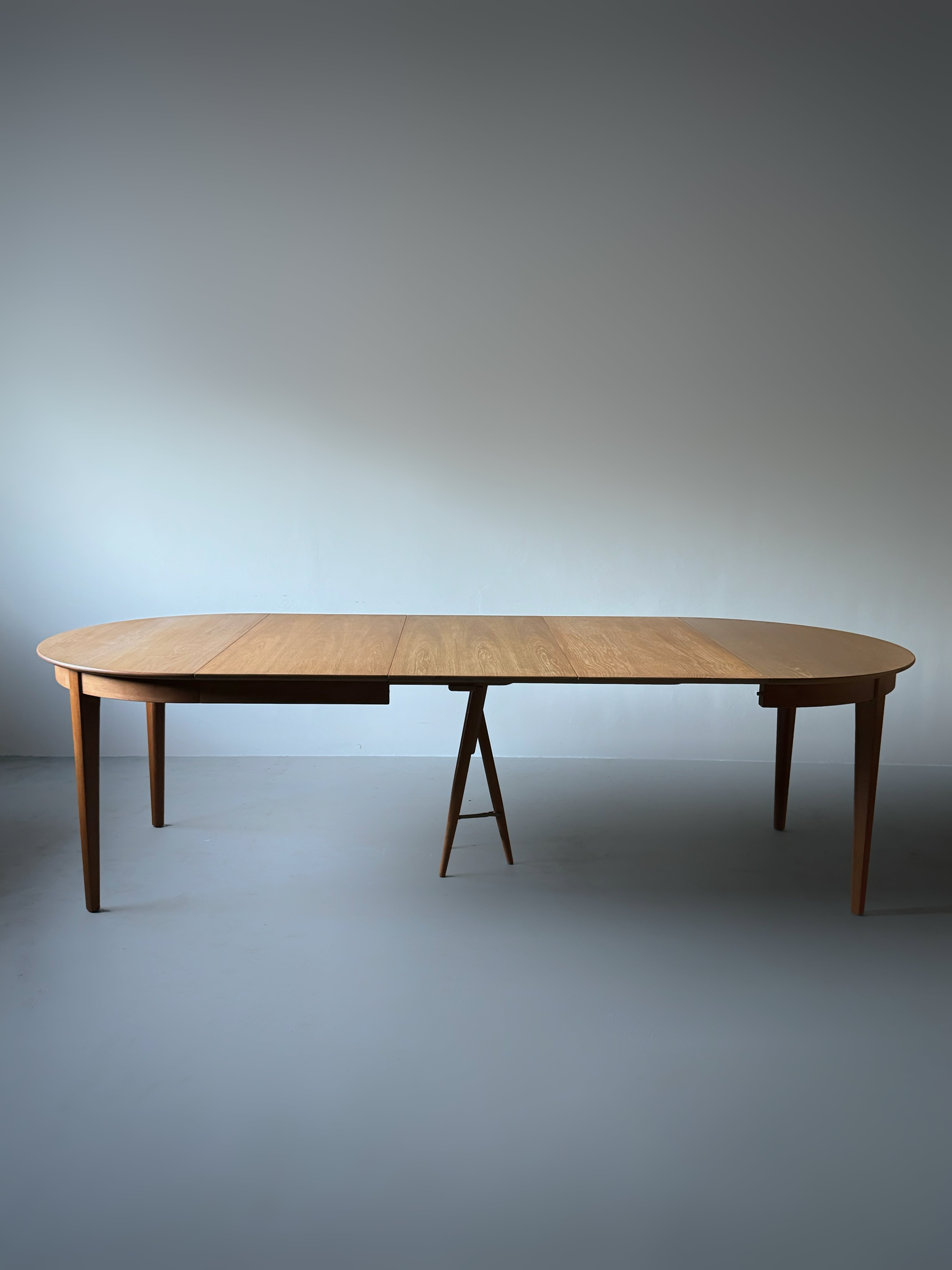 Oak Extendable Dining Table with 3 Inner Leaves by Henning Kjærnulf