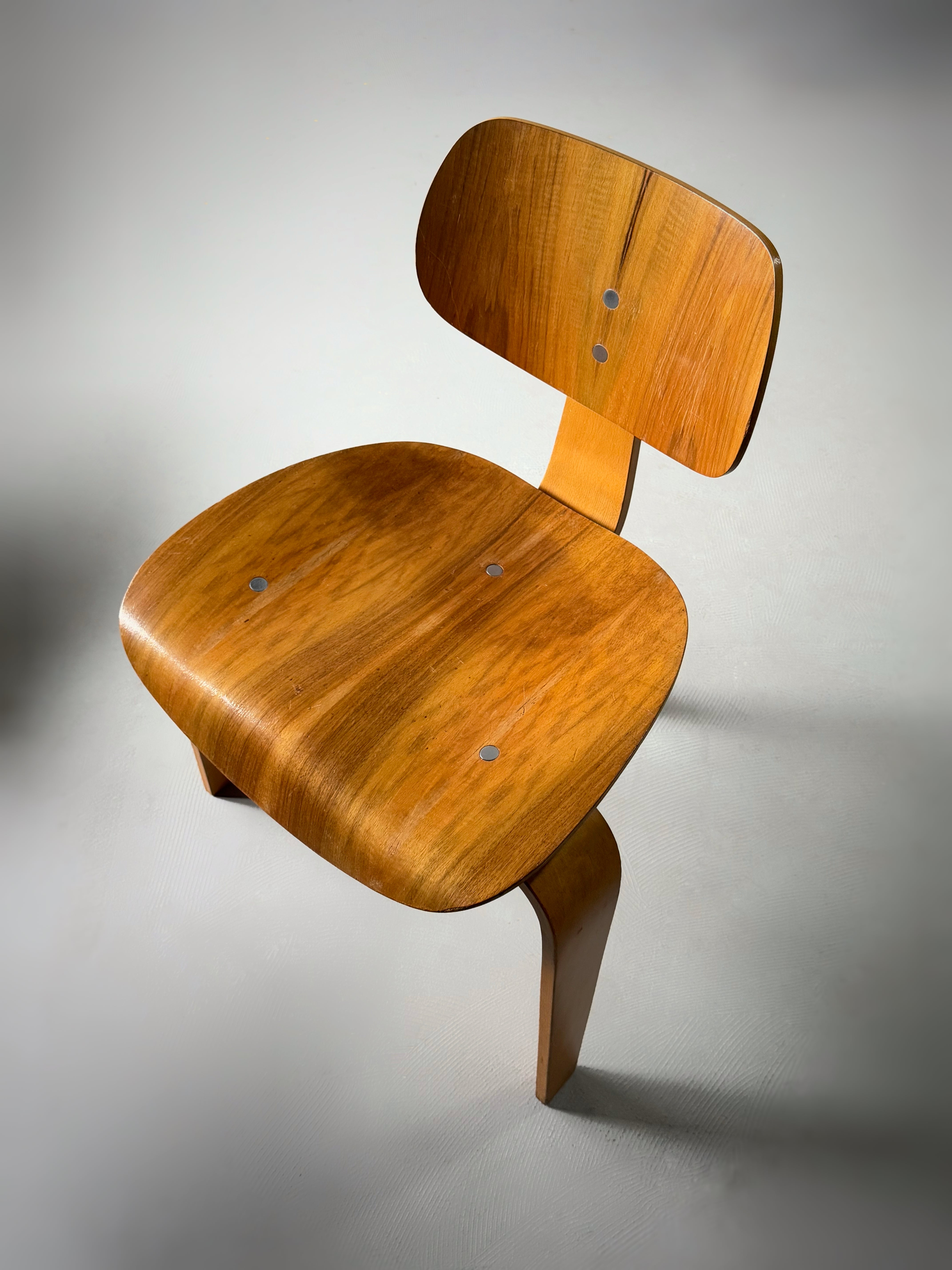 SE42 Three-legged chair by Egon Eiermann