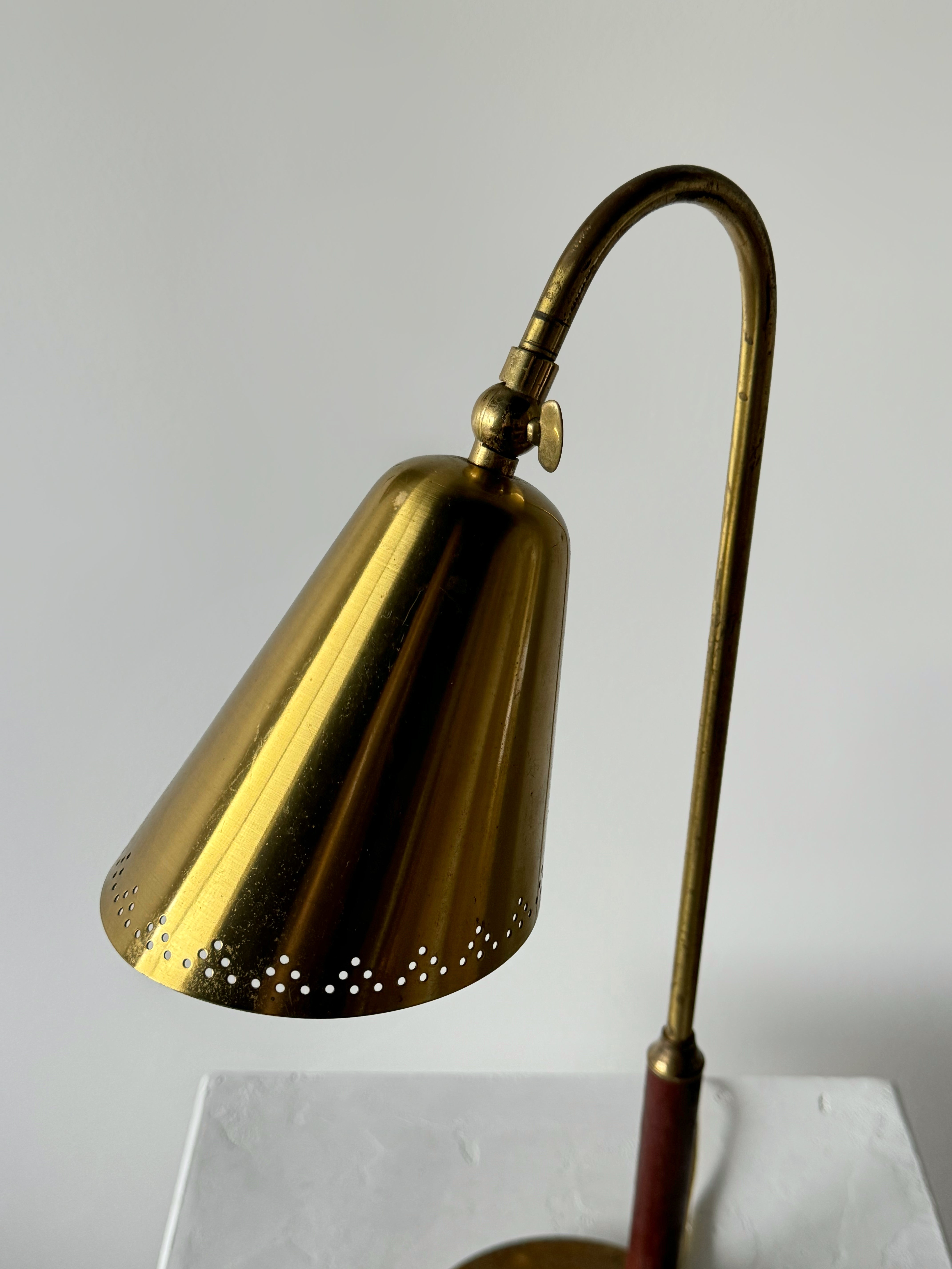 Scandinavian Desk Lamp in Brass and leather