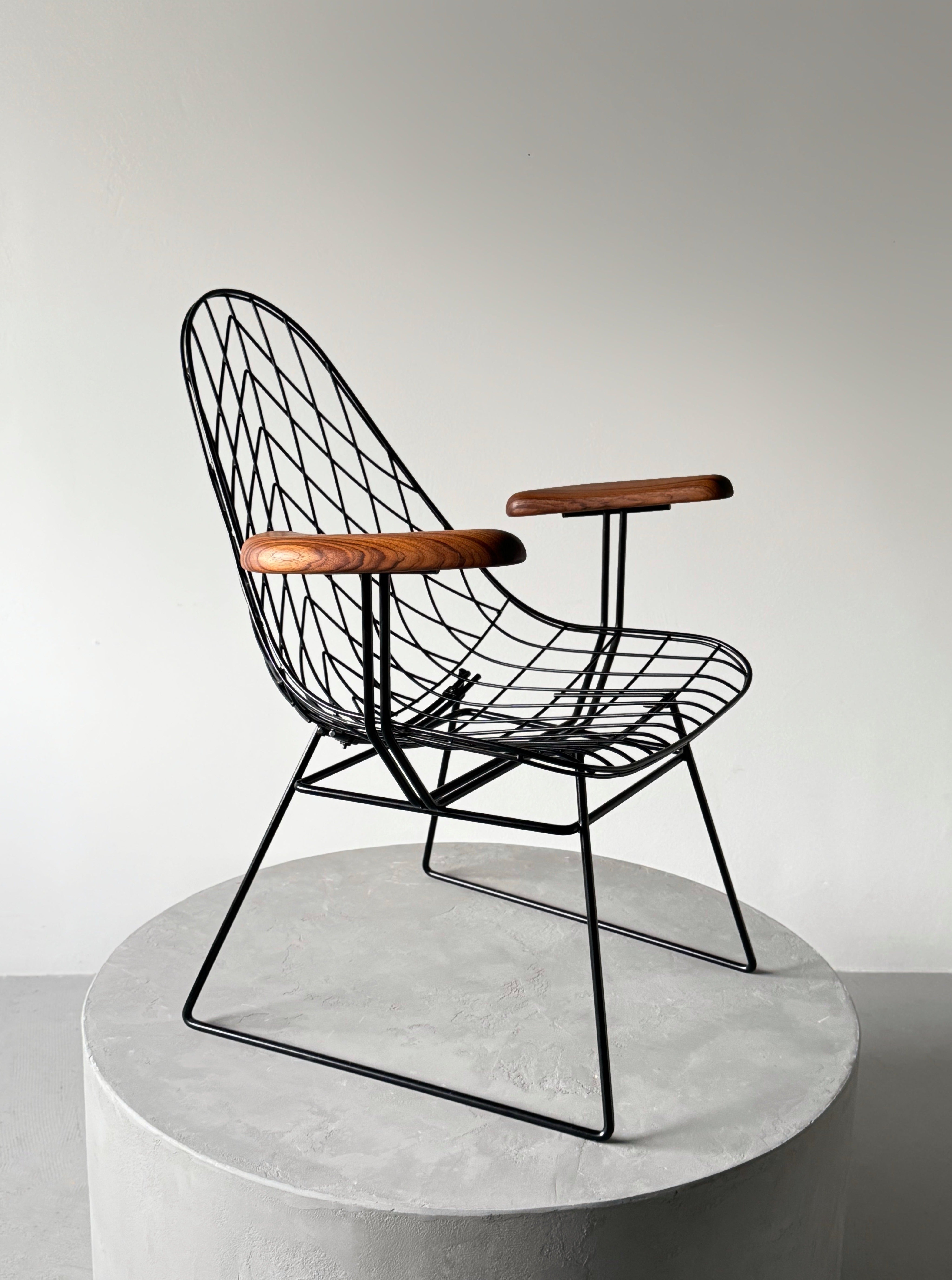 Wire leaf pattern arm chair by Cees Braakman and A. Dekker