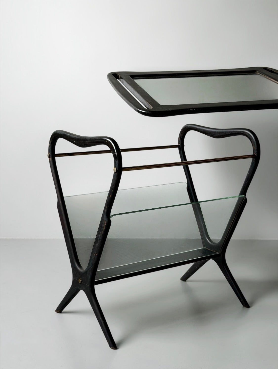 Mod. 221 Coffee table with tray and magazine rack by Ico Parisi for De Baggis, Italy 1953