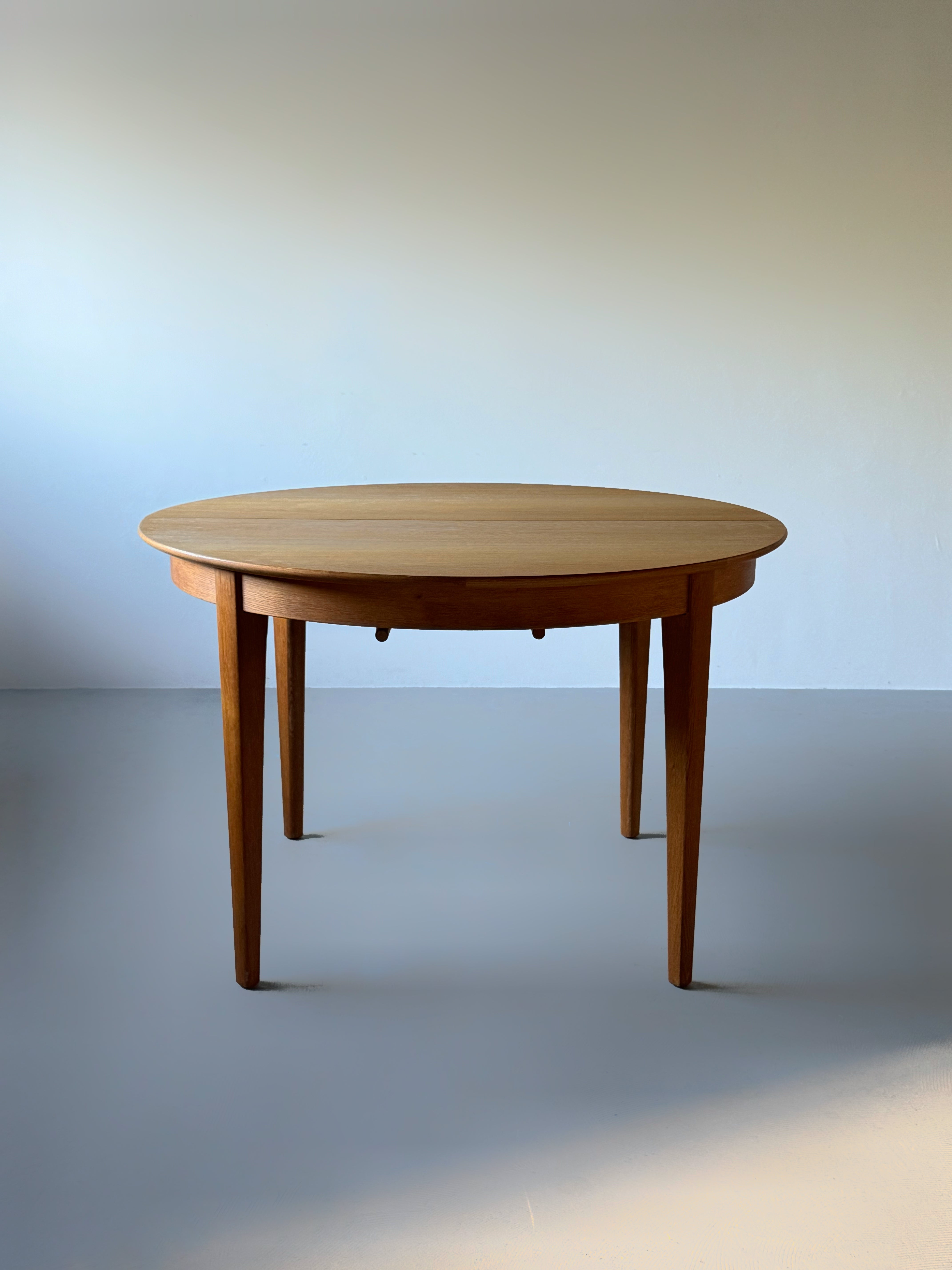 Oak Extendable Dining Table with 3 Inner Leaves by Henning Kjærnulf