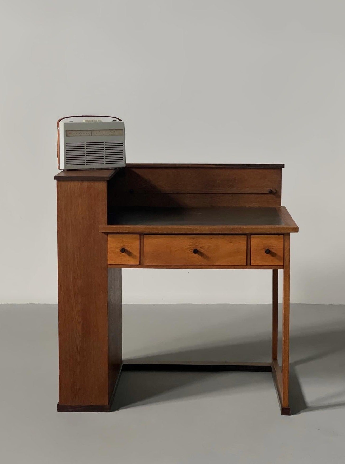 Hague Style writing desk by P.E.L. Izeren for De Genneper Molen