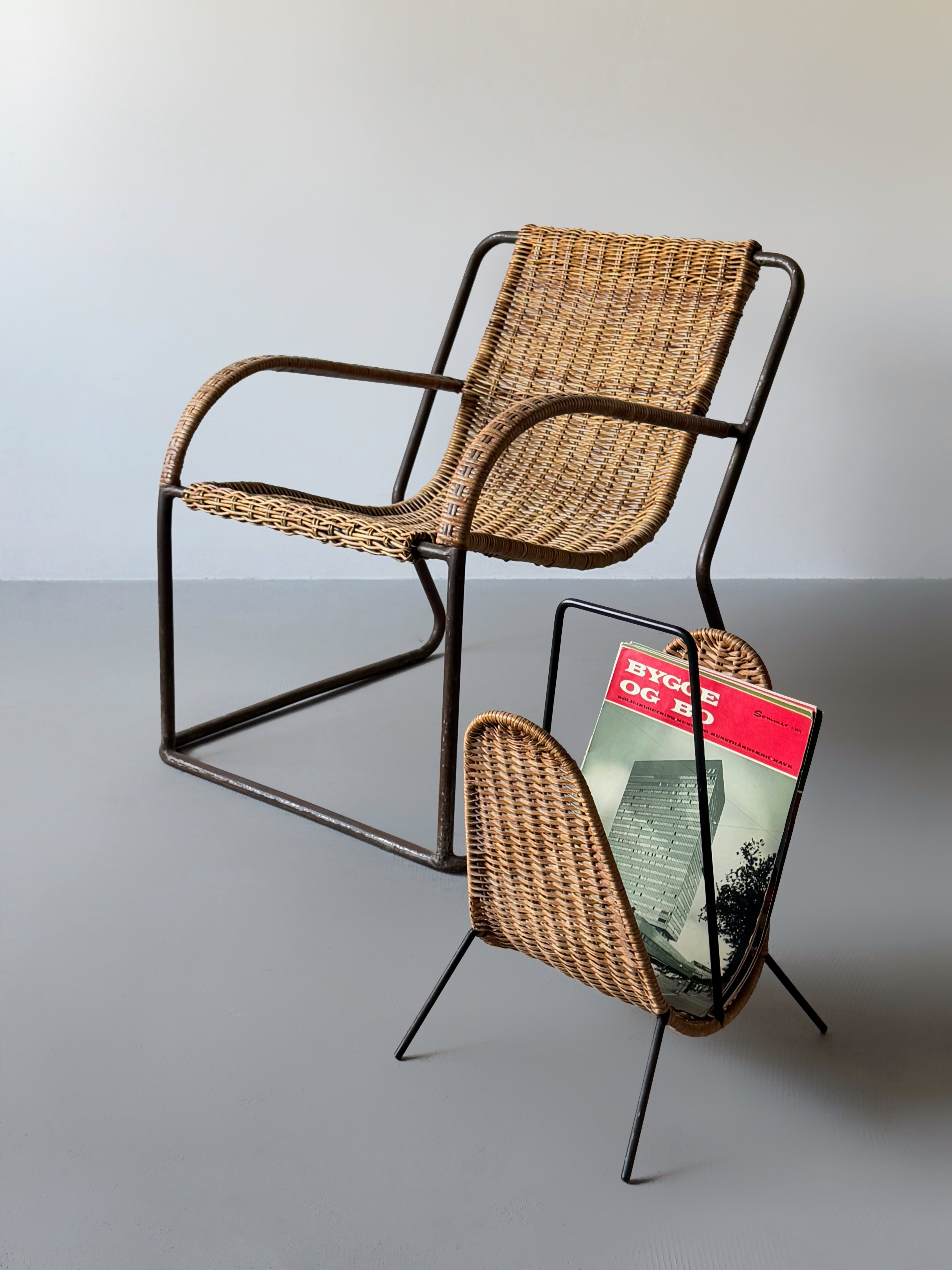 Wicker and metal magazine rack