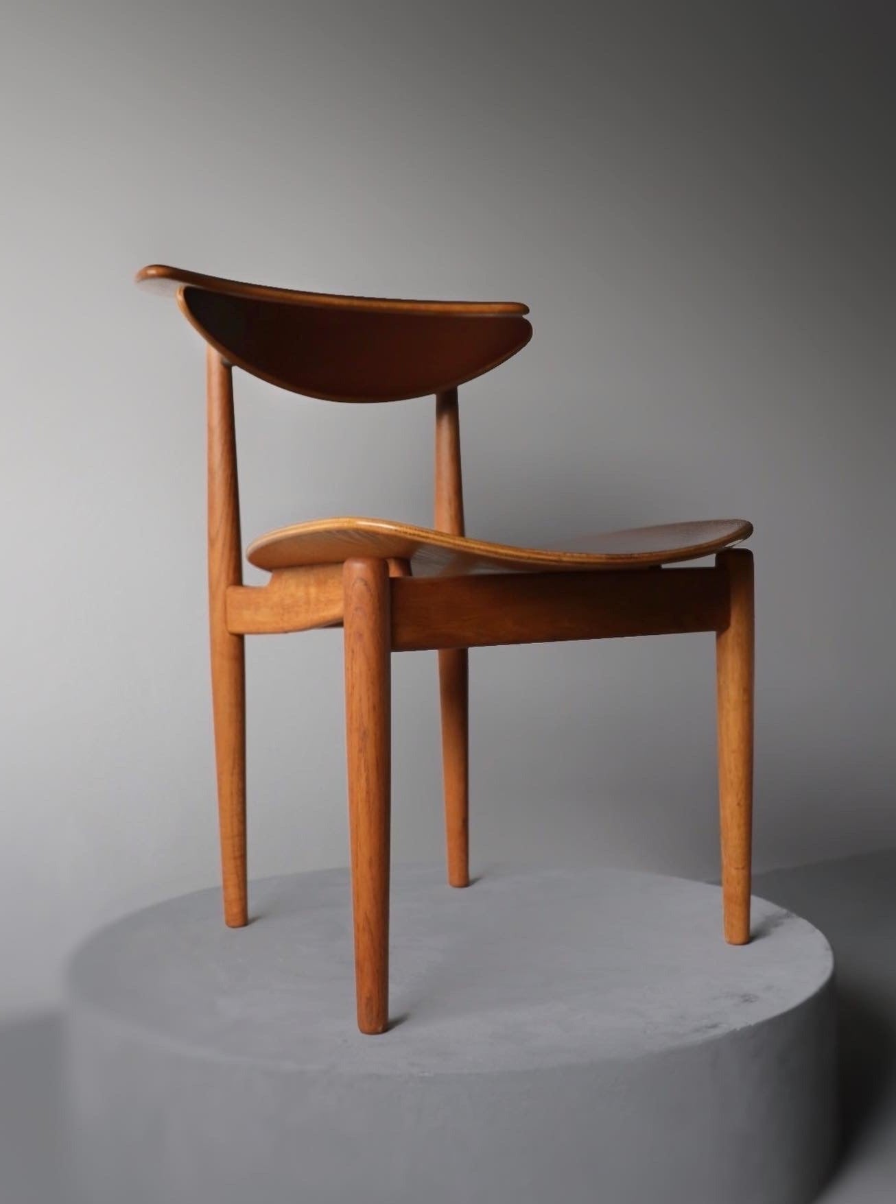 Reading chair model BO62 by Finn Juhl for Bovirke