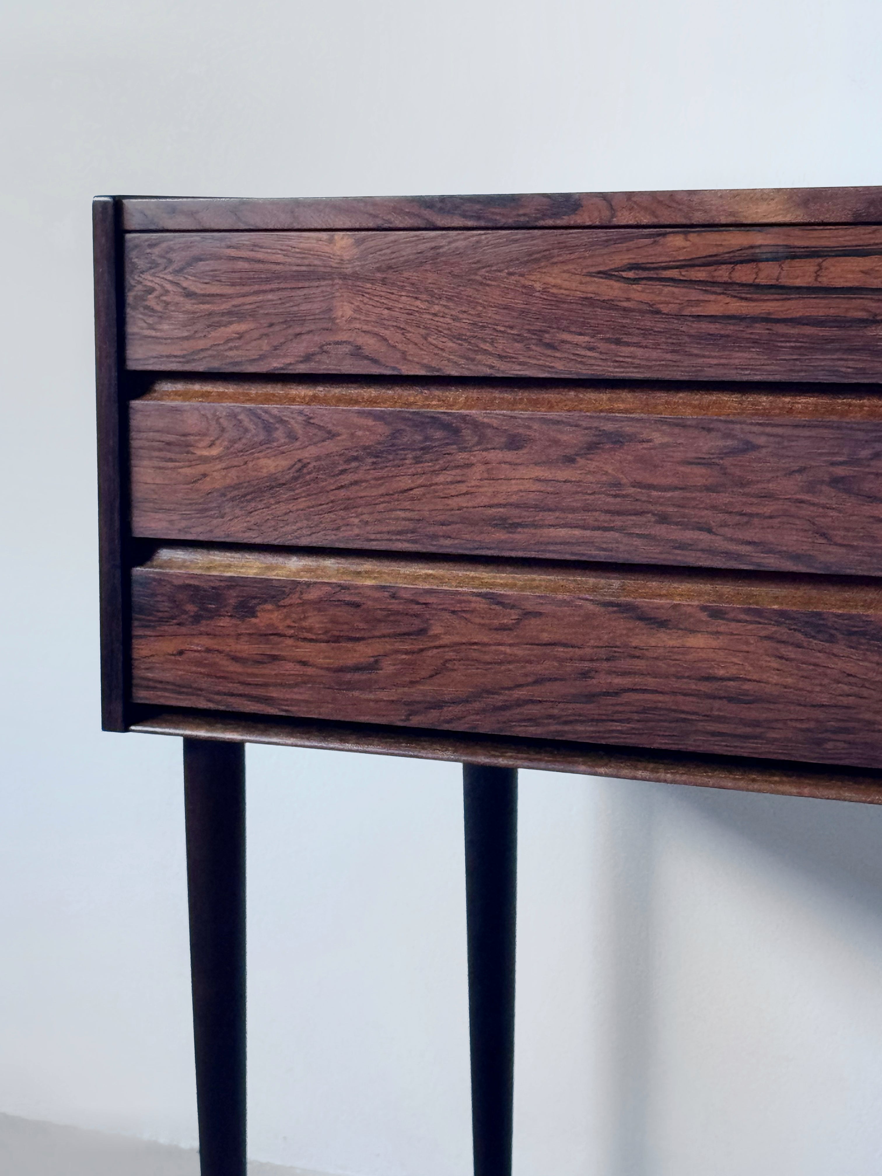 Small Chest of Drawers in rosewood