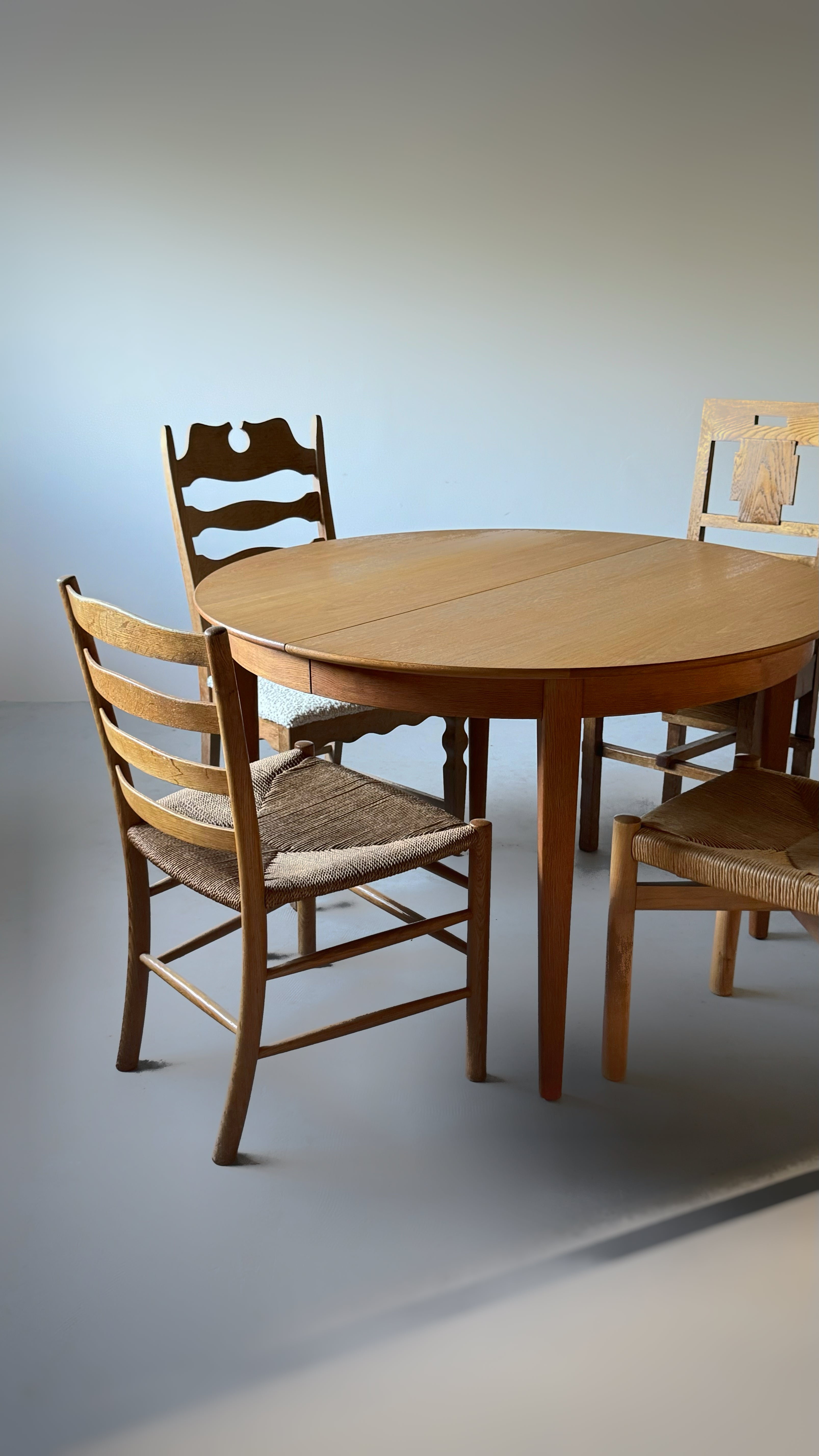 Oak Extendable Dining Table with 3 Inner Leaves by Henning Kjærnulf