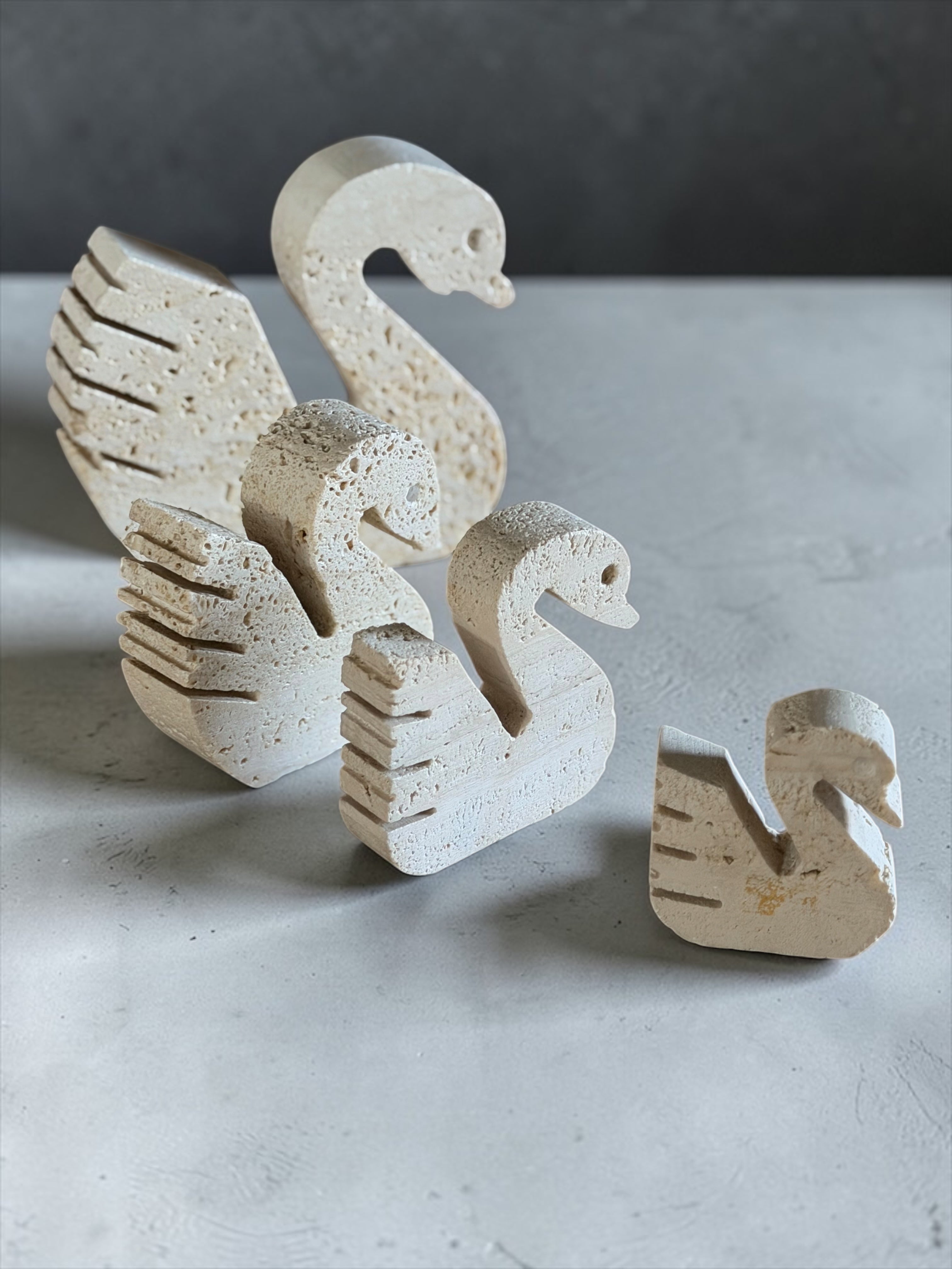 Travertine Ornaments with Three Swans by Enzo Mari for Mannelli Fratelli 1970s　